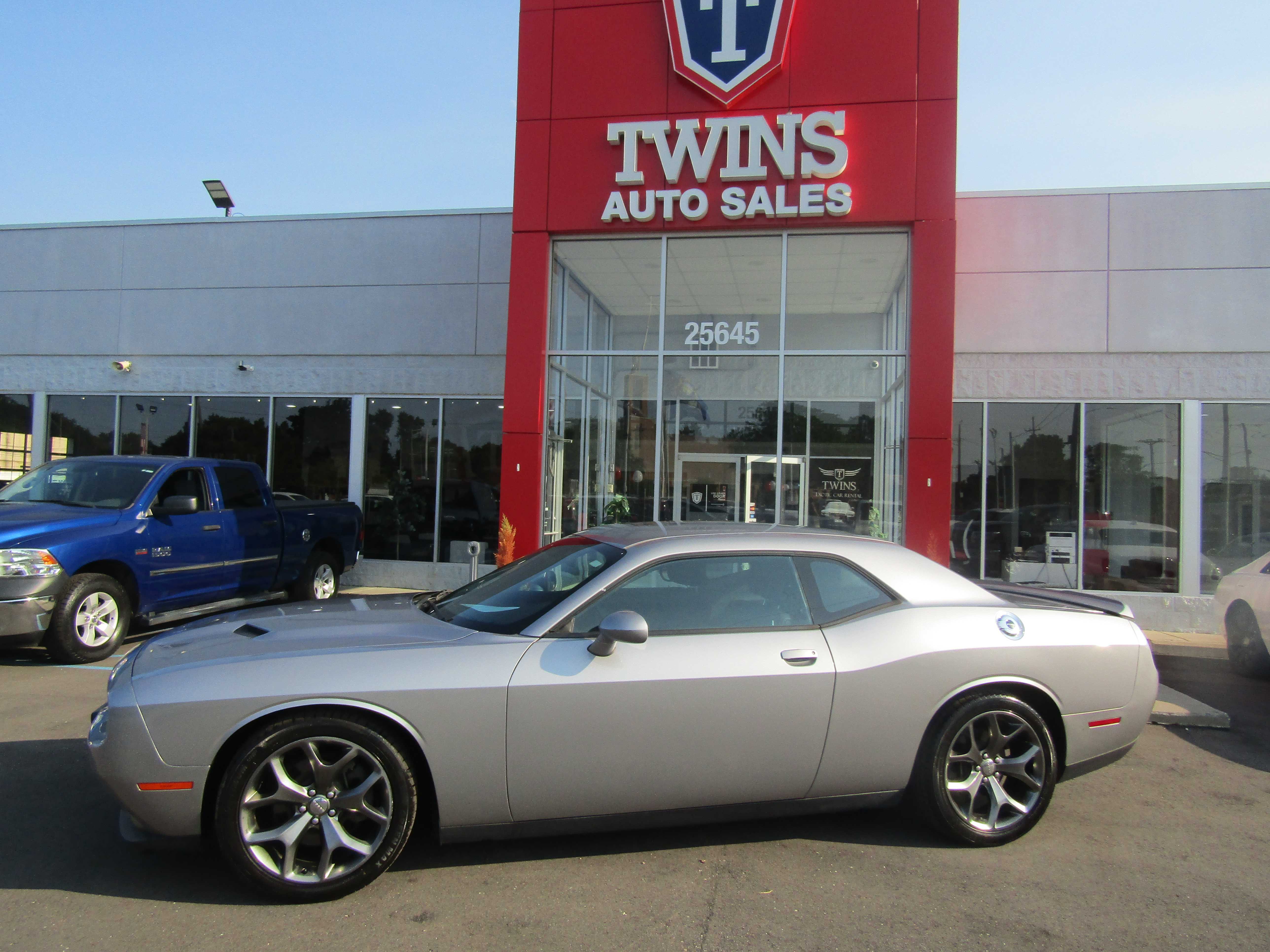 SILVER, 2016 DODGE CHALLENGER Thumnail Image 2