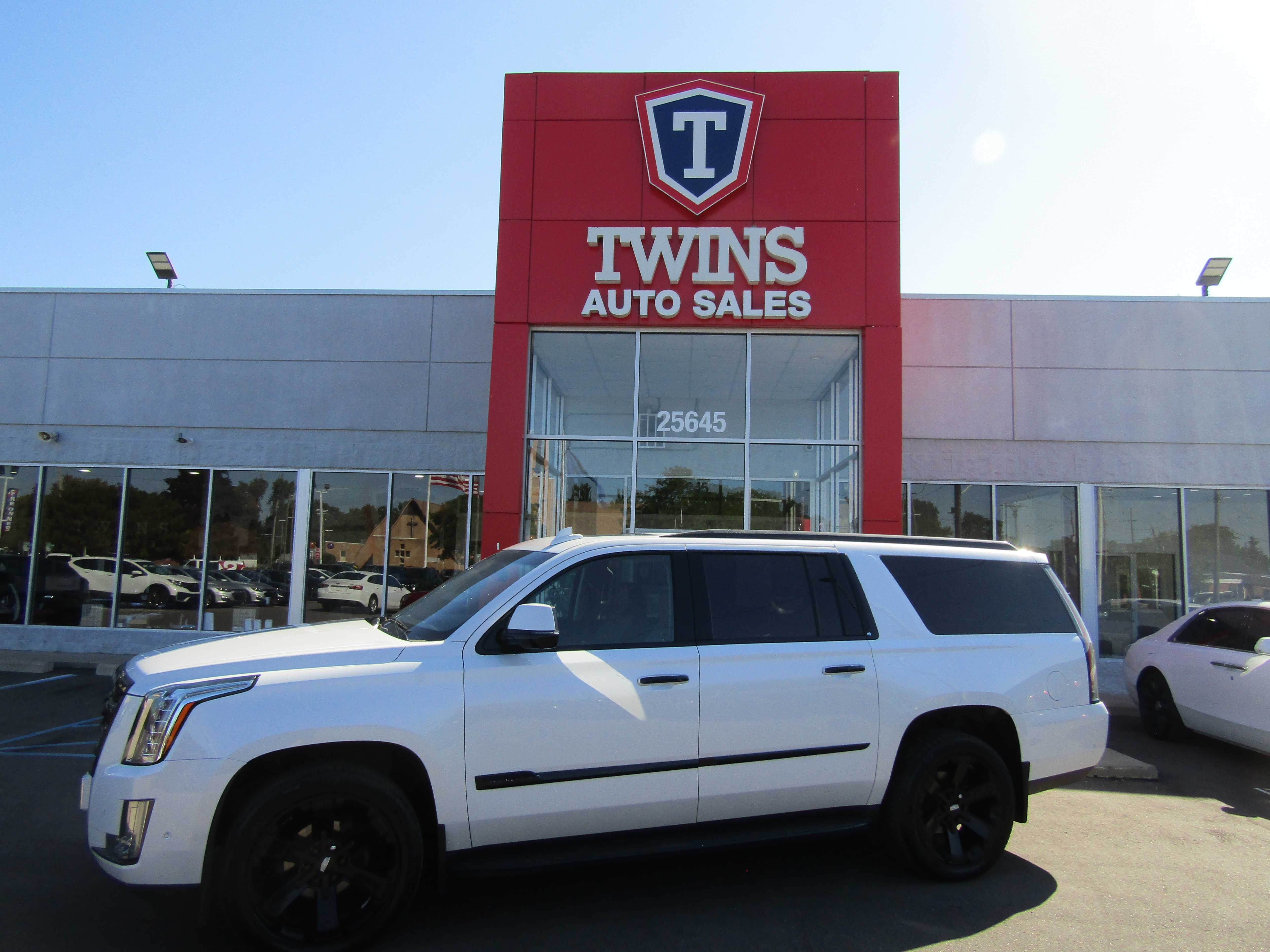 WHITE, 2019 CADILLAC ESCALADE ESV Image 