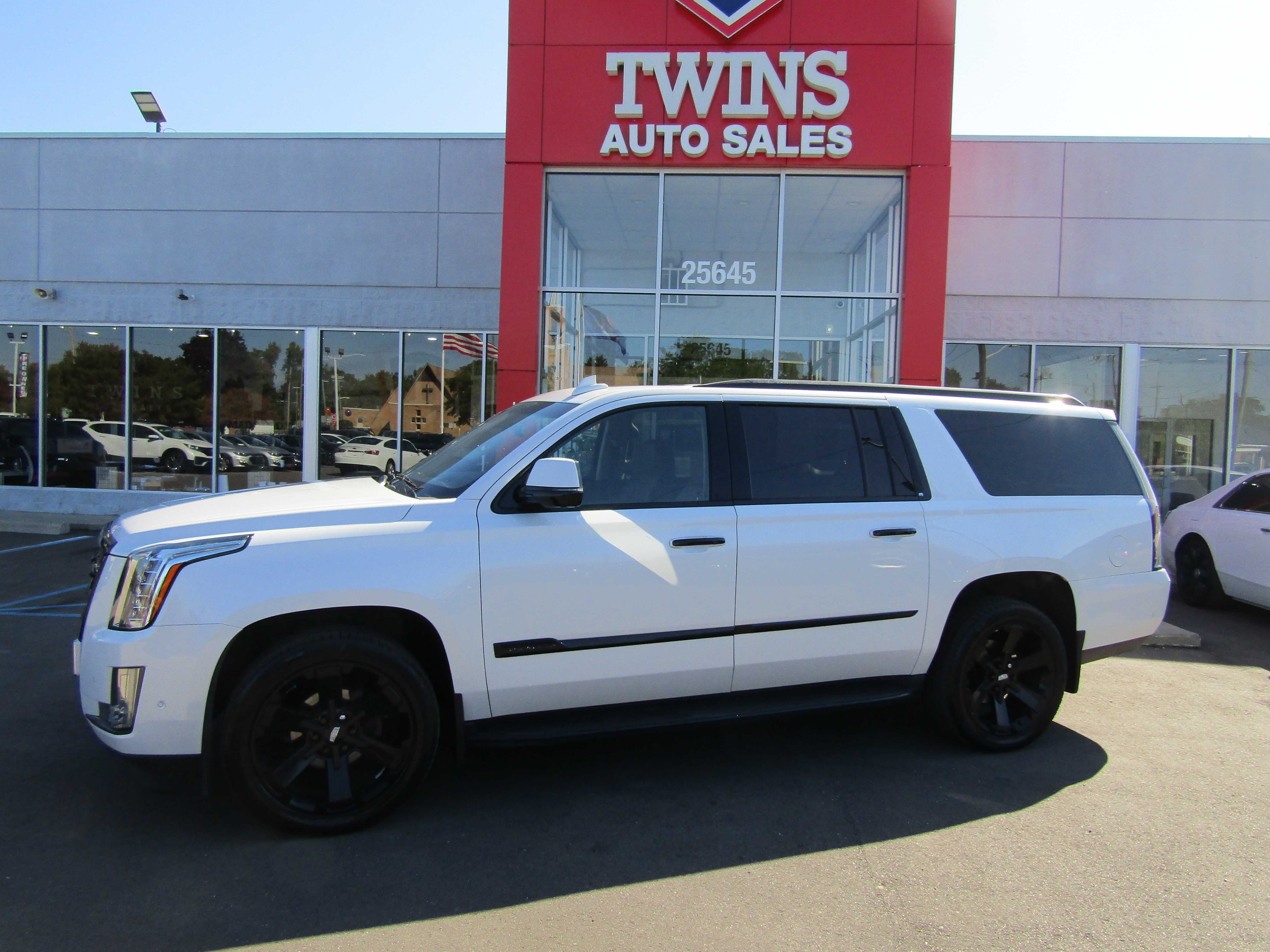 WHITE, 2019 CADILLAC ESCALADE ESV Thumnail Image 2