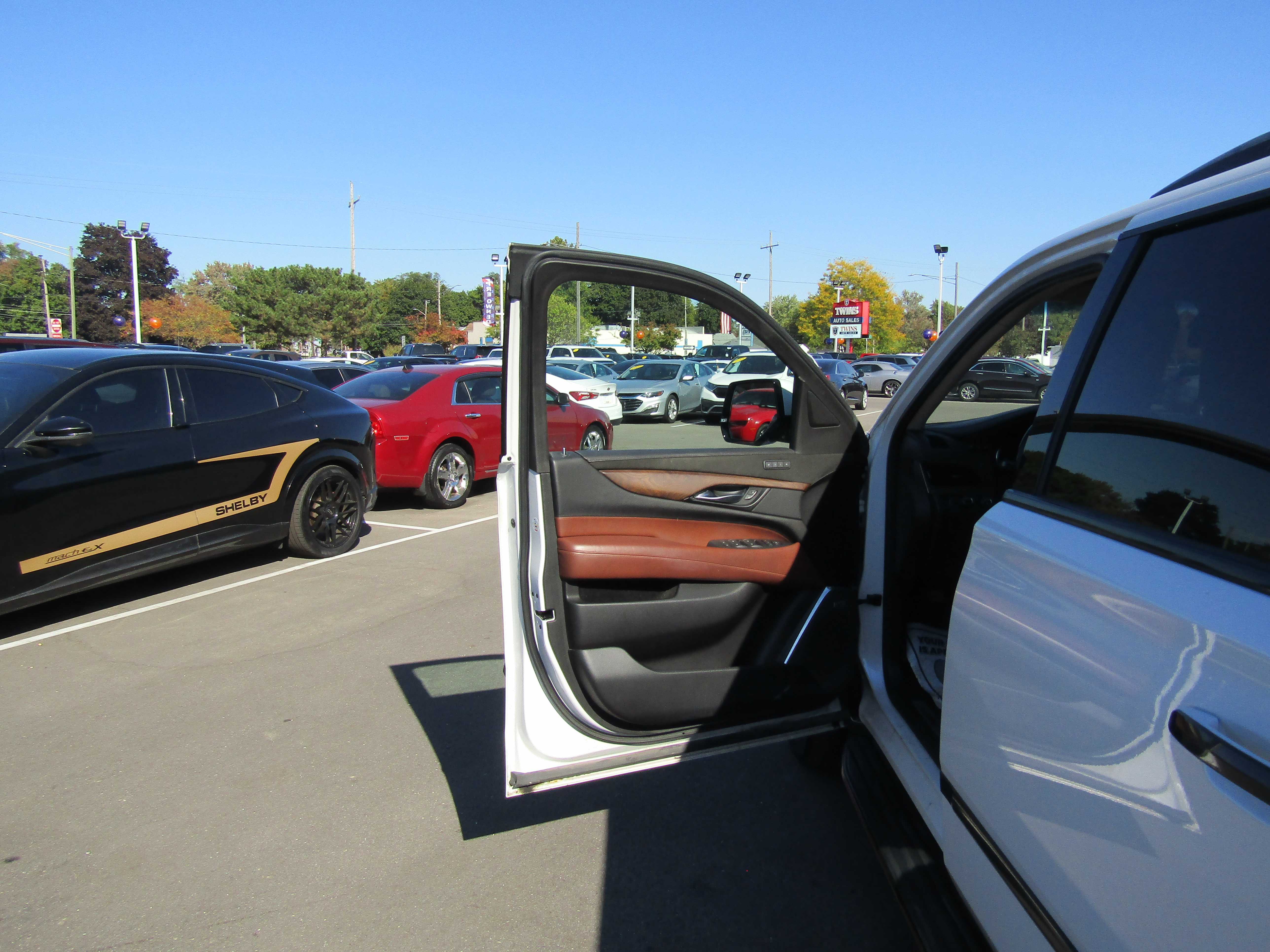 WHITE, 2019 CADILLAC ESCALADE ESV Thumnail Image 7