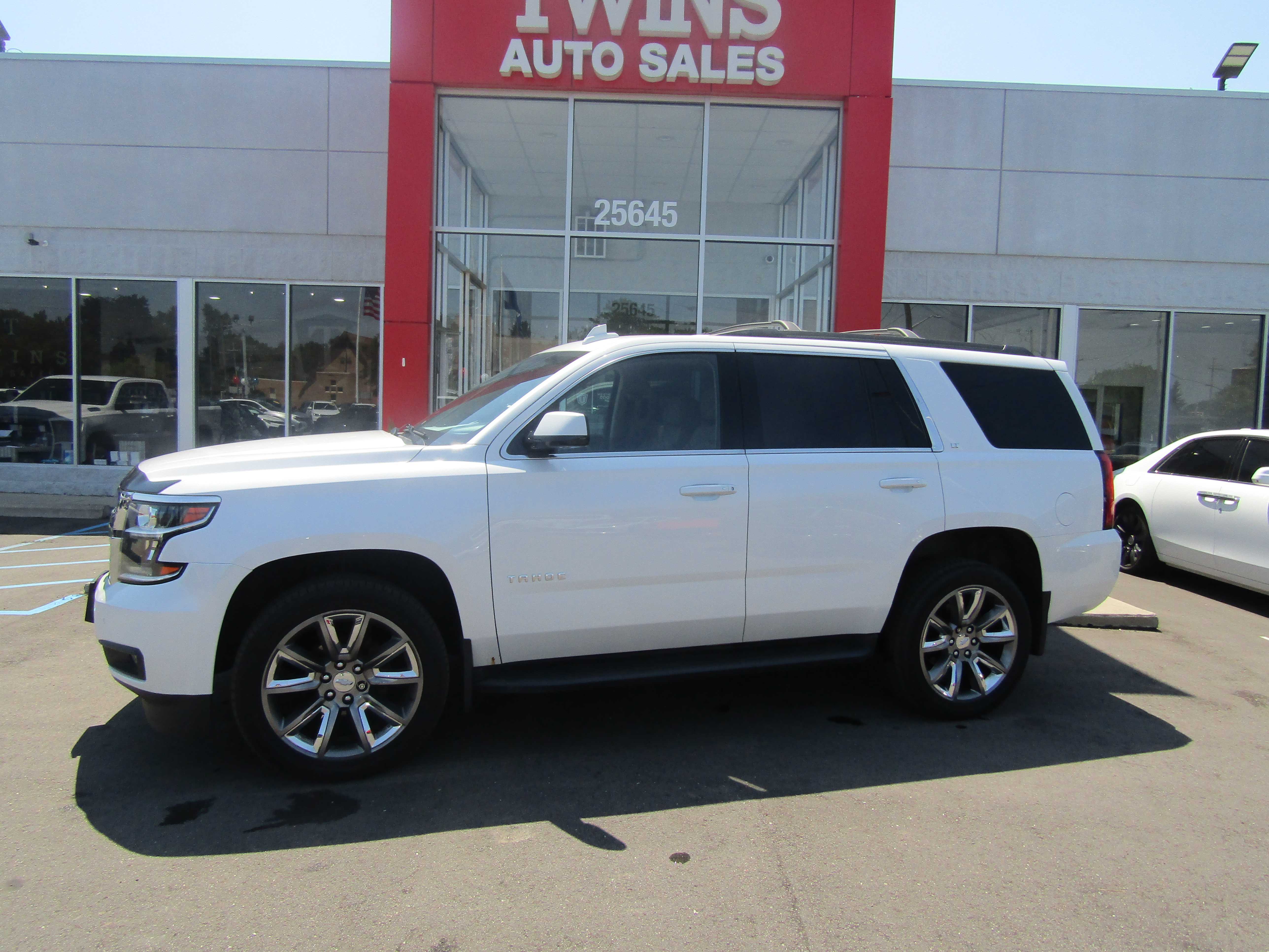 WHITE, 2019 CHEVROLET TAHOE Thumnail Image 2