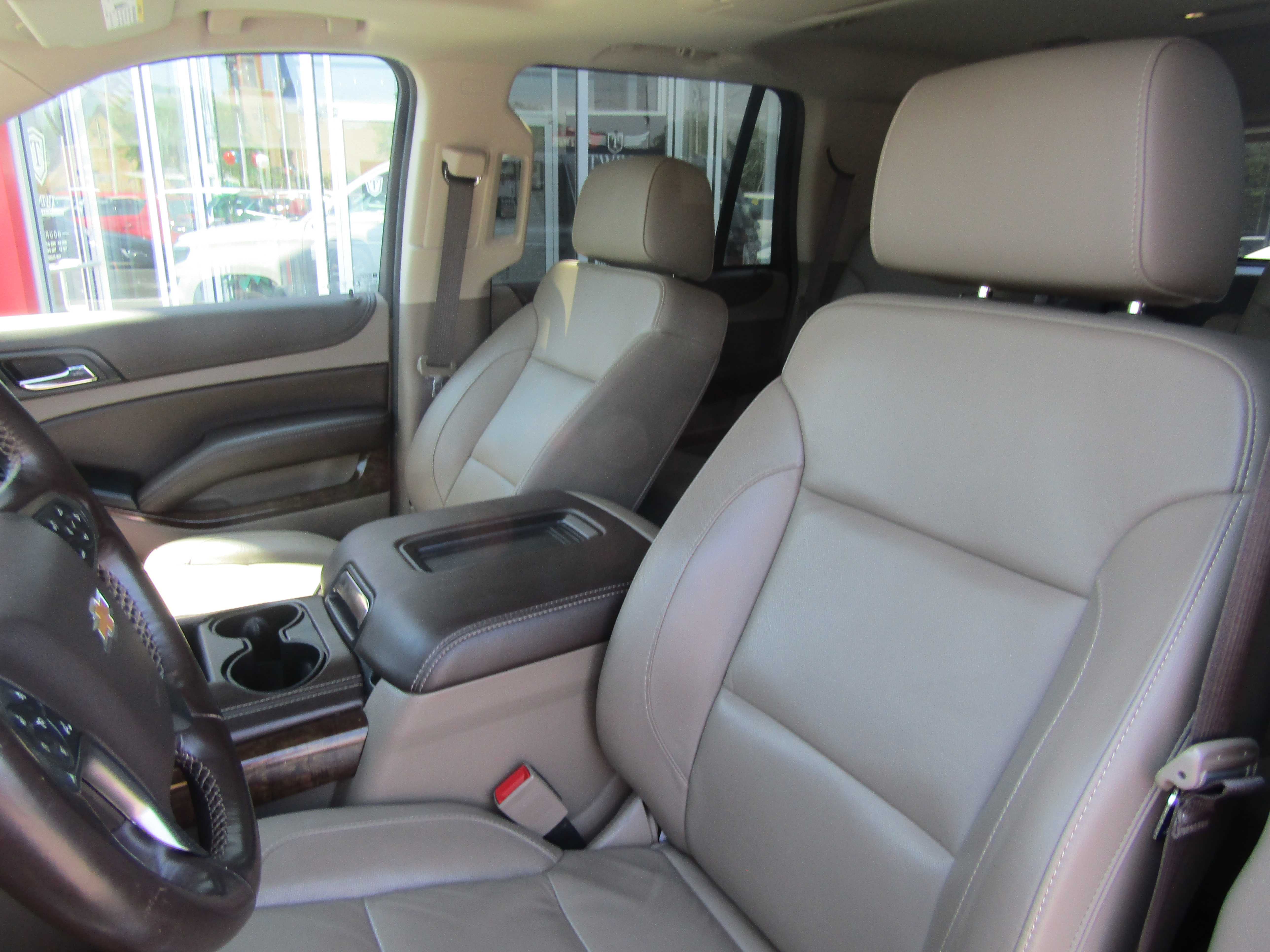 WHITE, 2019 CHEVROLET TAHOE Thumnail Image 9