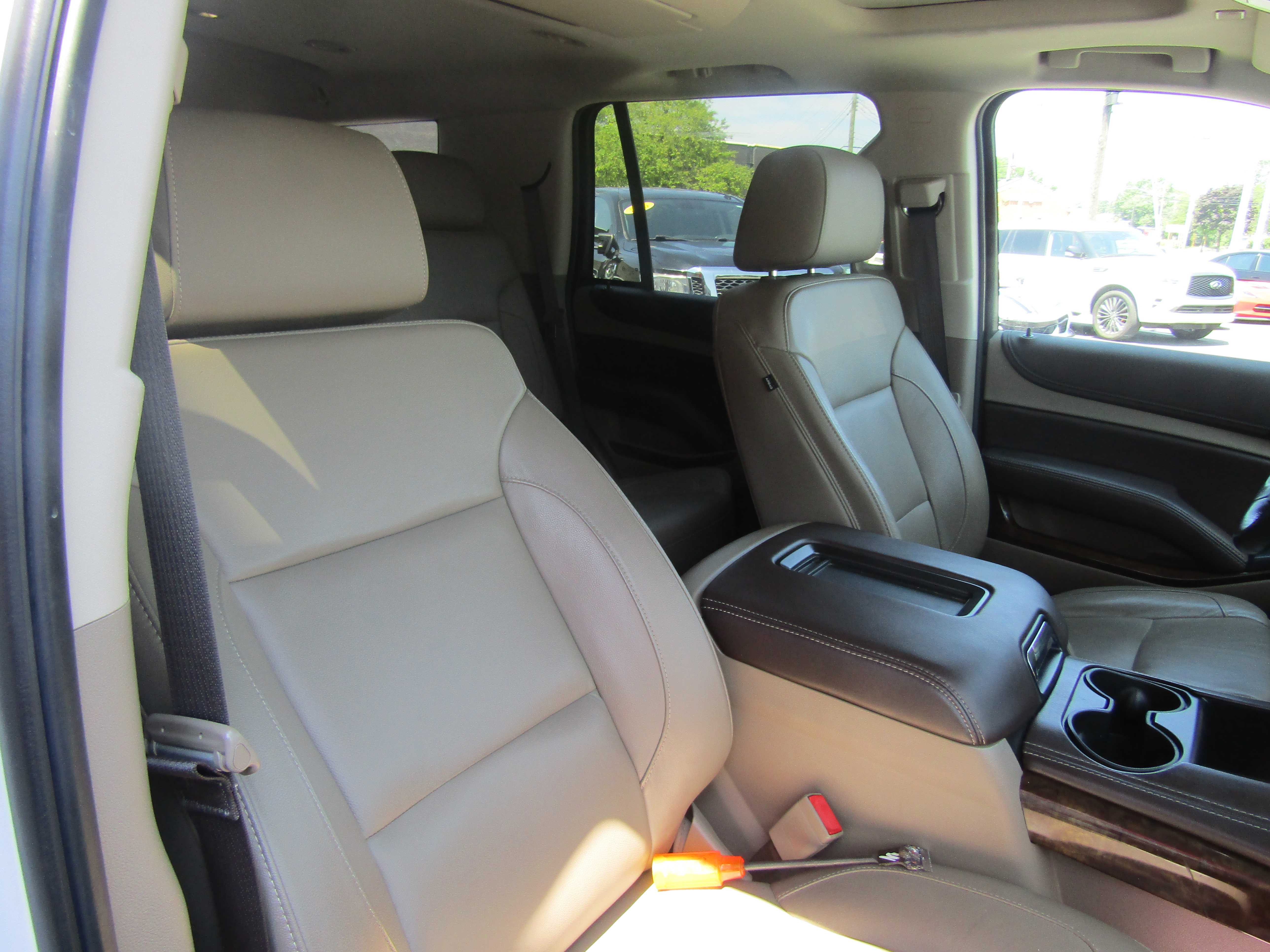 WHITE, 2019 CHEVROLET TAHOE Thumnail Image 10
