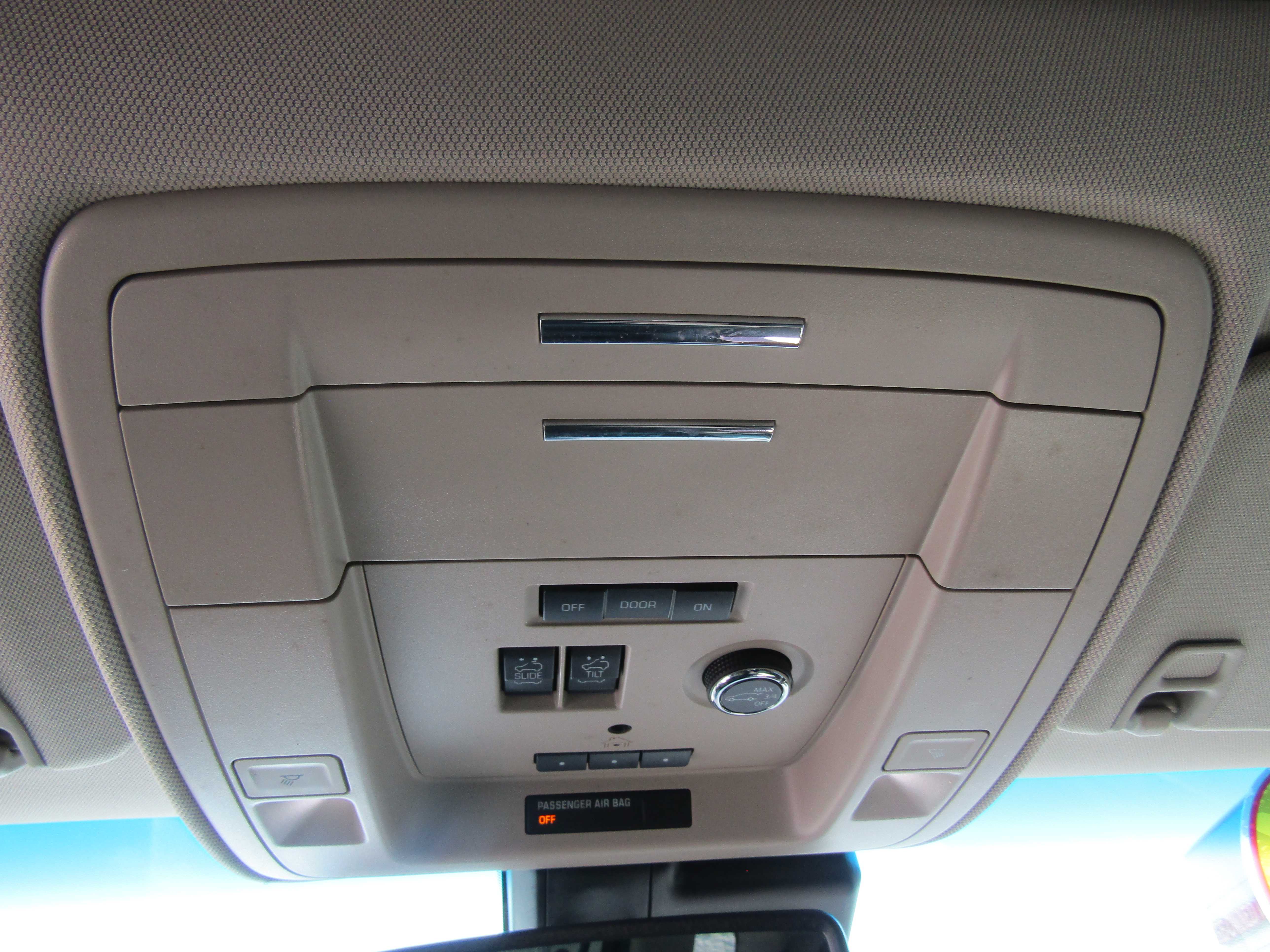 WHITE, 2019 CHEVROLET TAHOE Thumnail Image 20