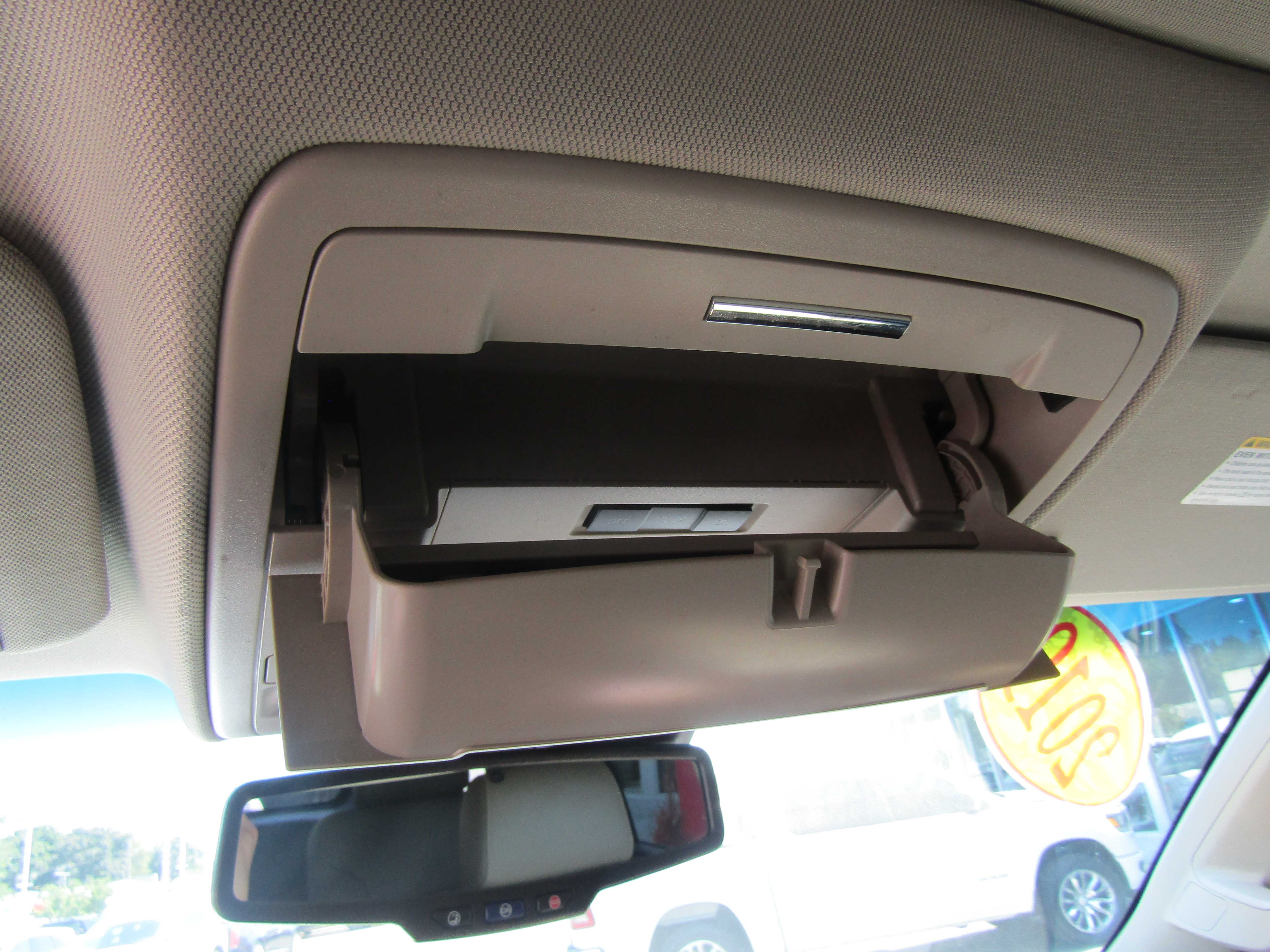 WHITE, 2019 CHEVROLET TAHOE Thumnail Image 21