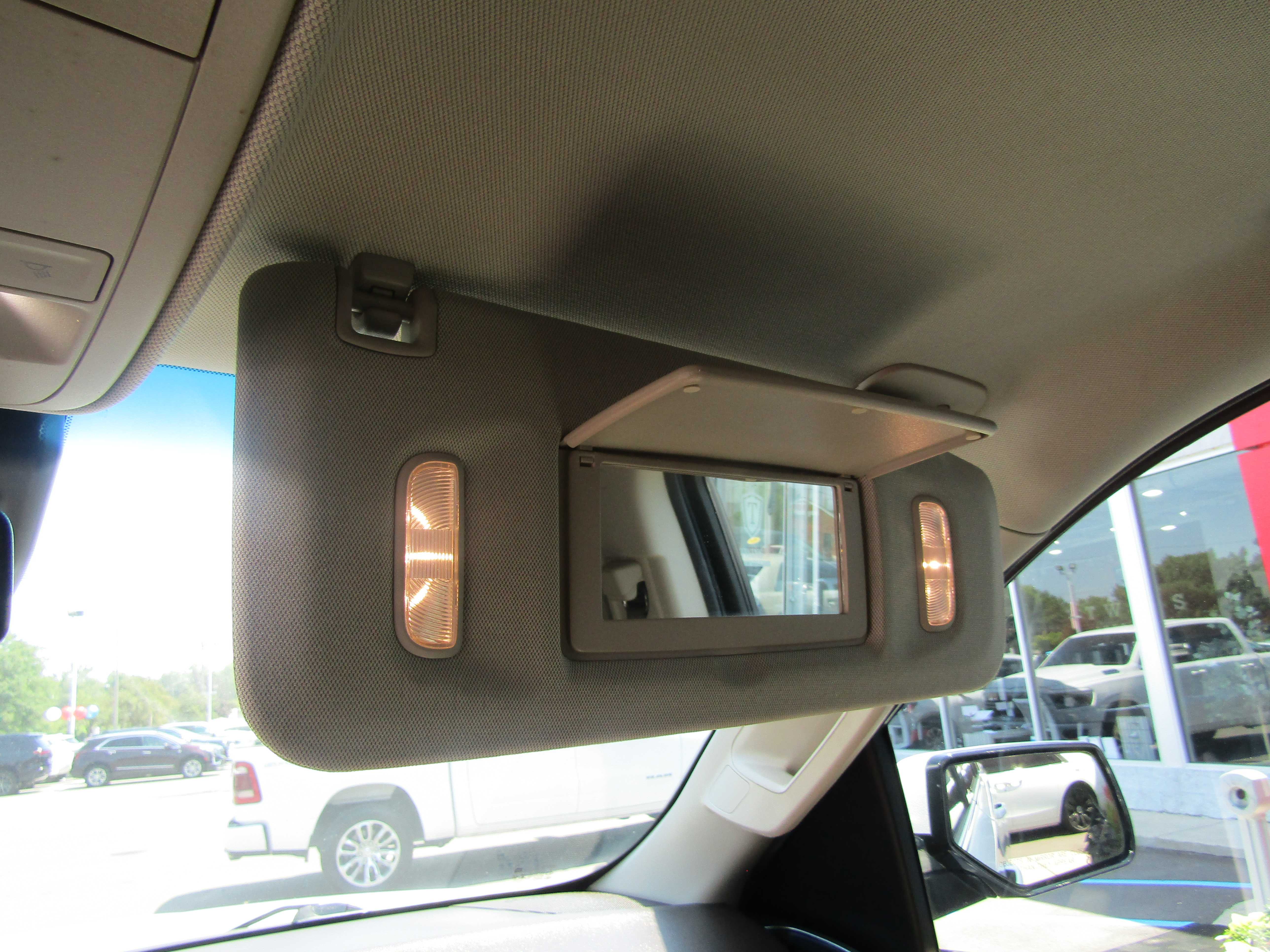 WHITE, 2019 CHEVROLET TAHOE Thumnail Image 24