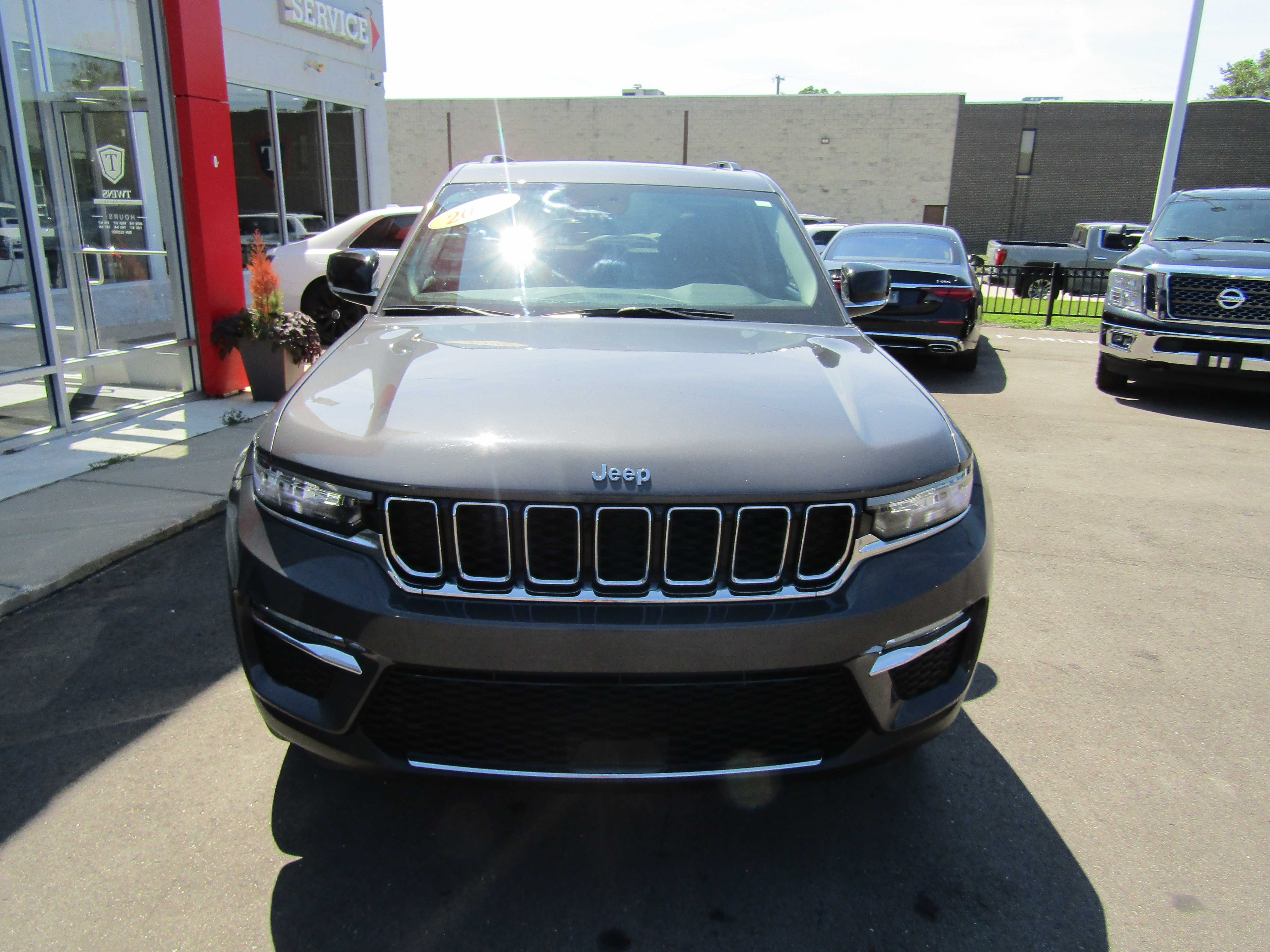 GRAY, 2022 JEEP GRAND CHEROKEE Thumnail Image 4