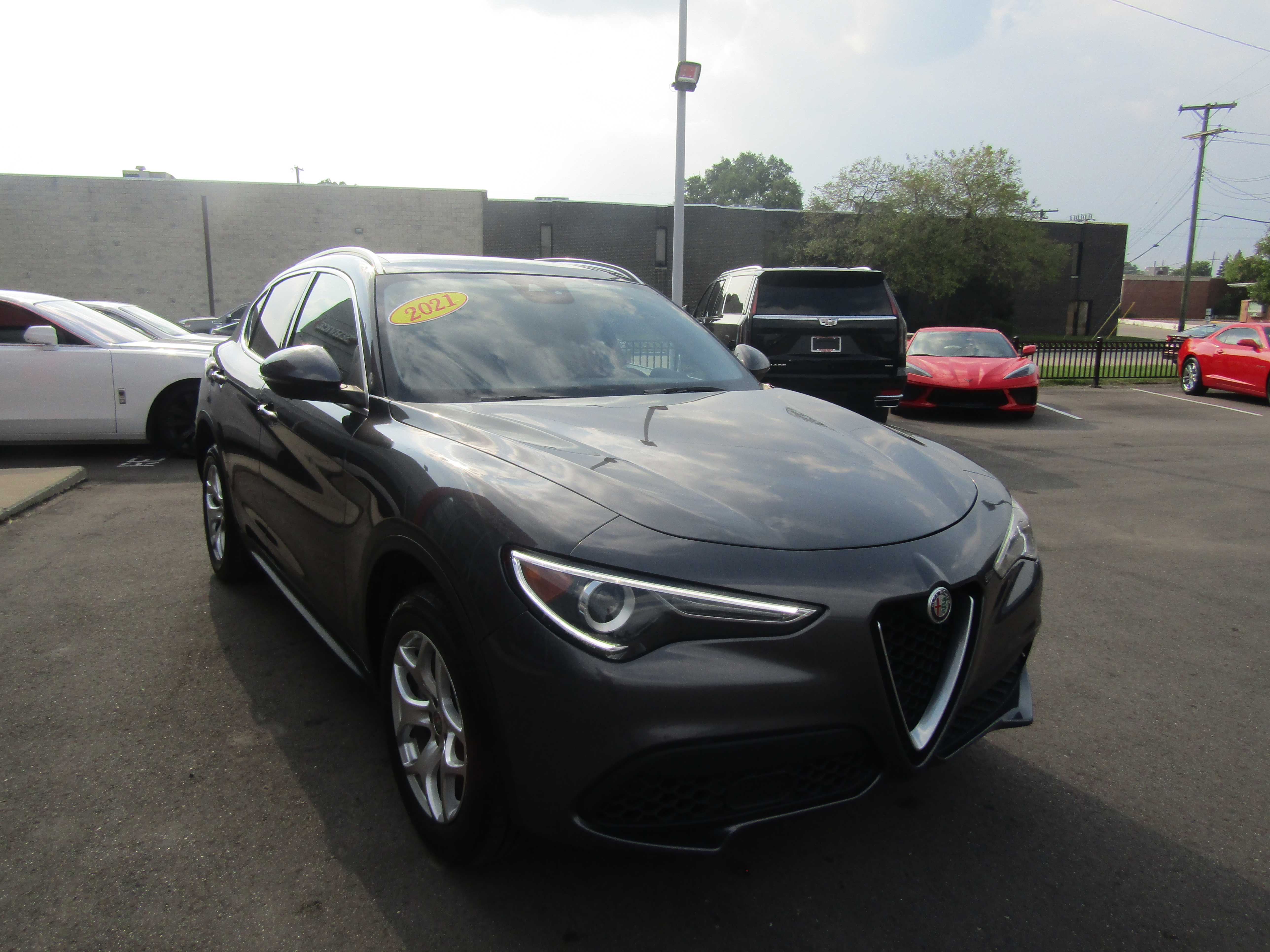 GREY, 2021 ALFA ROMEO STELVIO Thumnail Image 4