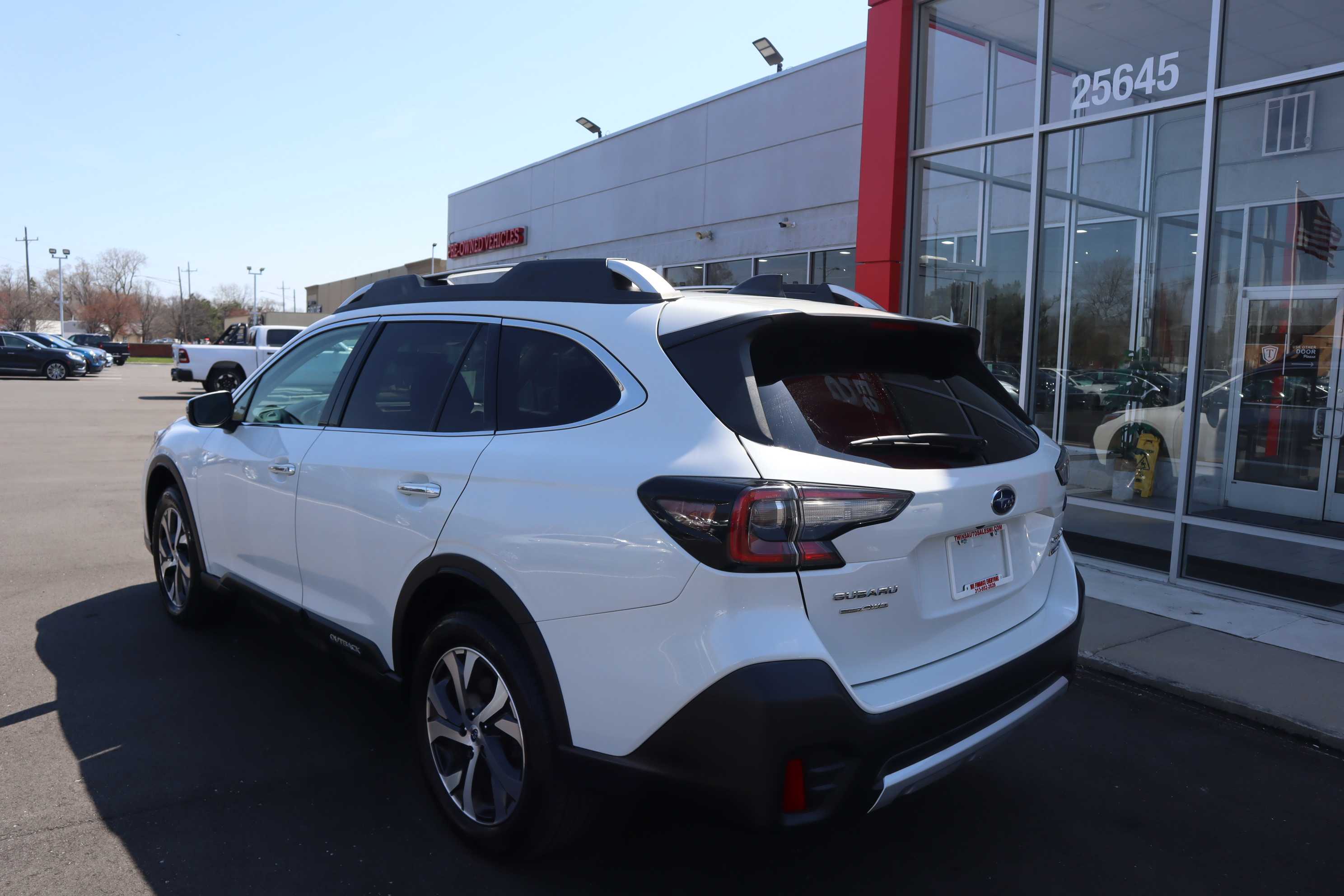 WHITE, 2022 SUBARU OUTBACK Thumnail Image 3