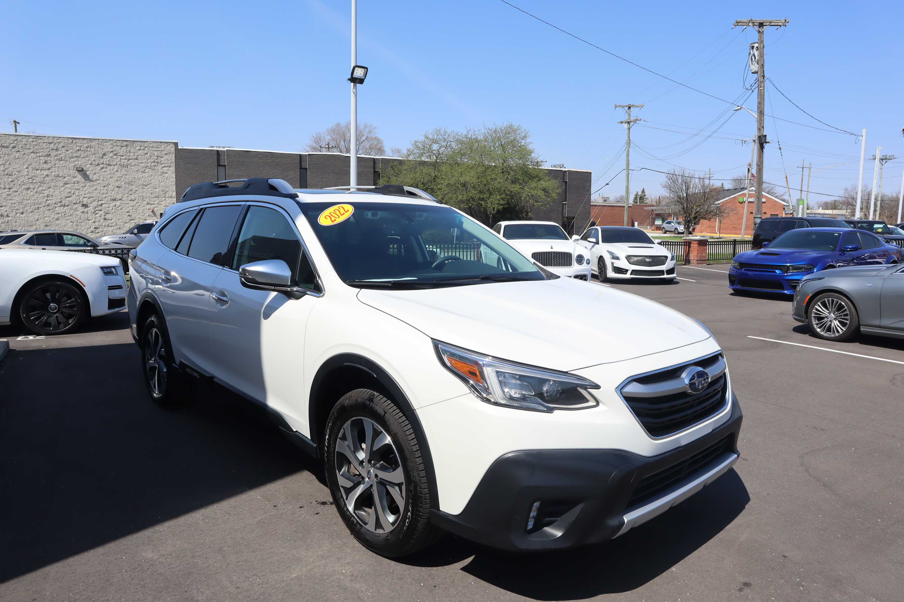 WHITE, 2022 SUBARU OUTBACK Thumnail Image 6