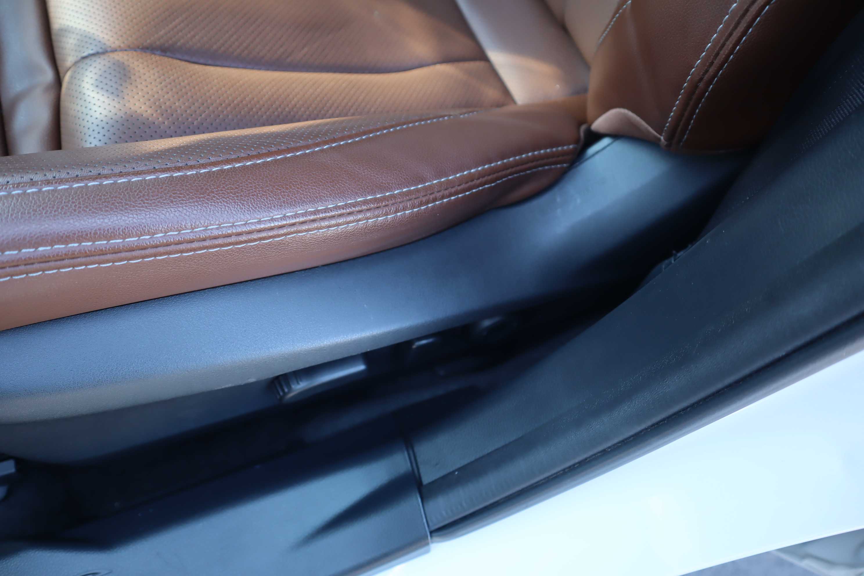 WHITE, 2022 SUBARU OUTBACK Thumnail Image 11
