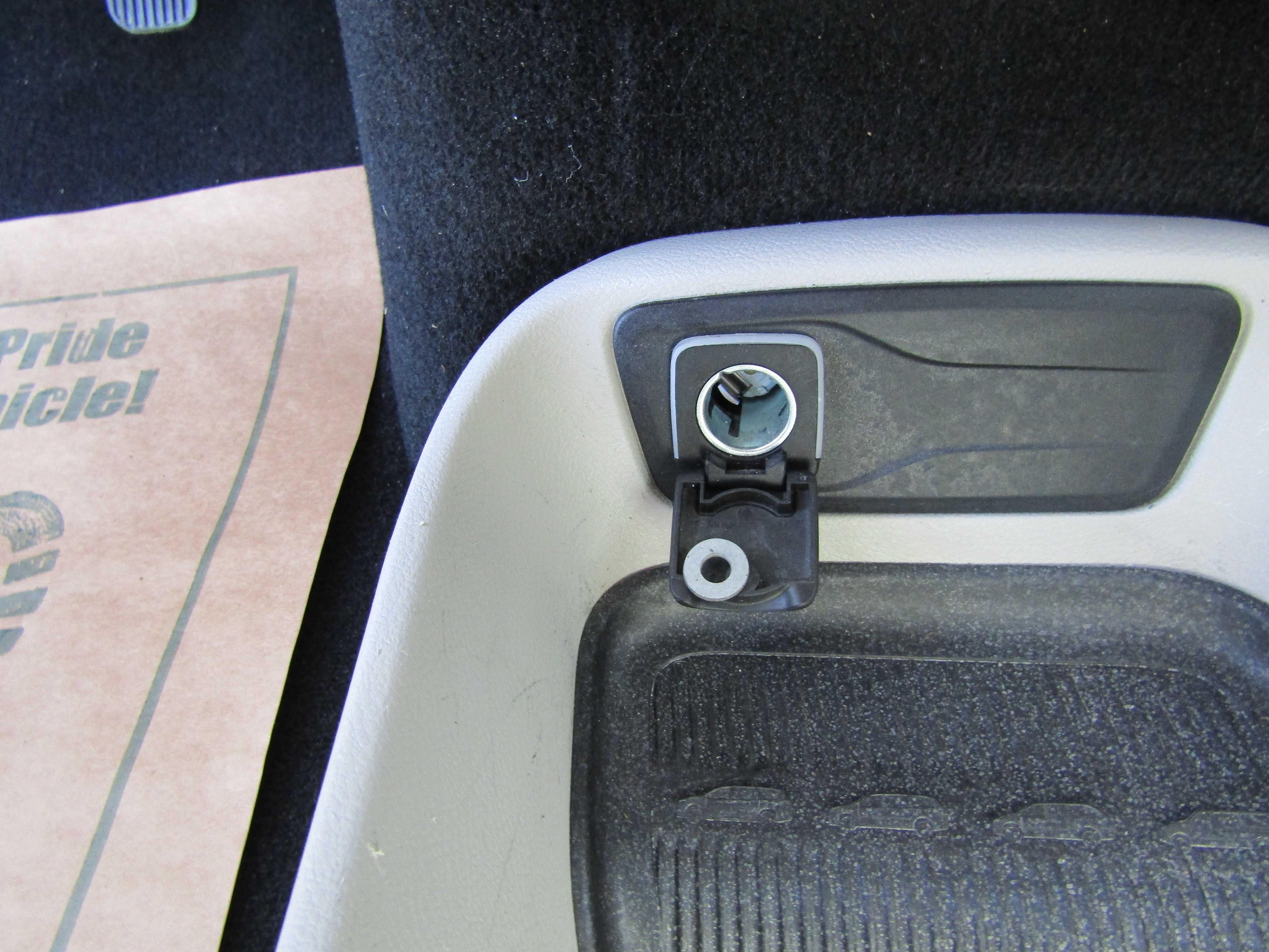 BLACK, 2022 CHRYSLER VOYAGER Thumnail Image 18