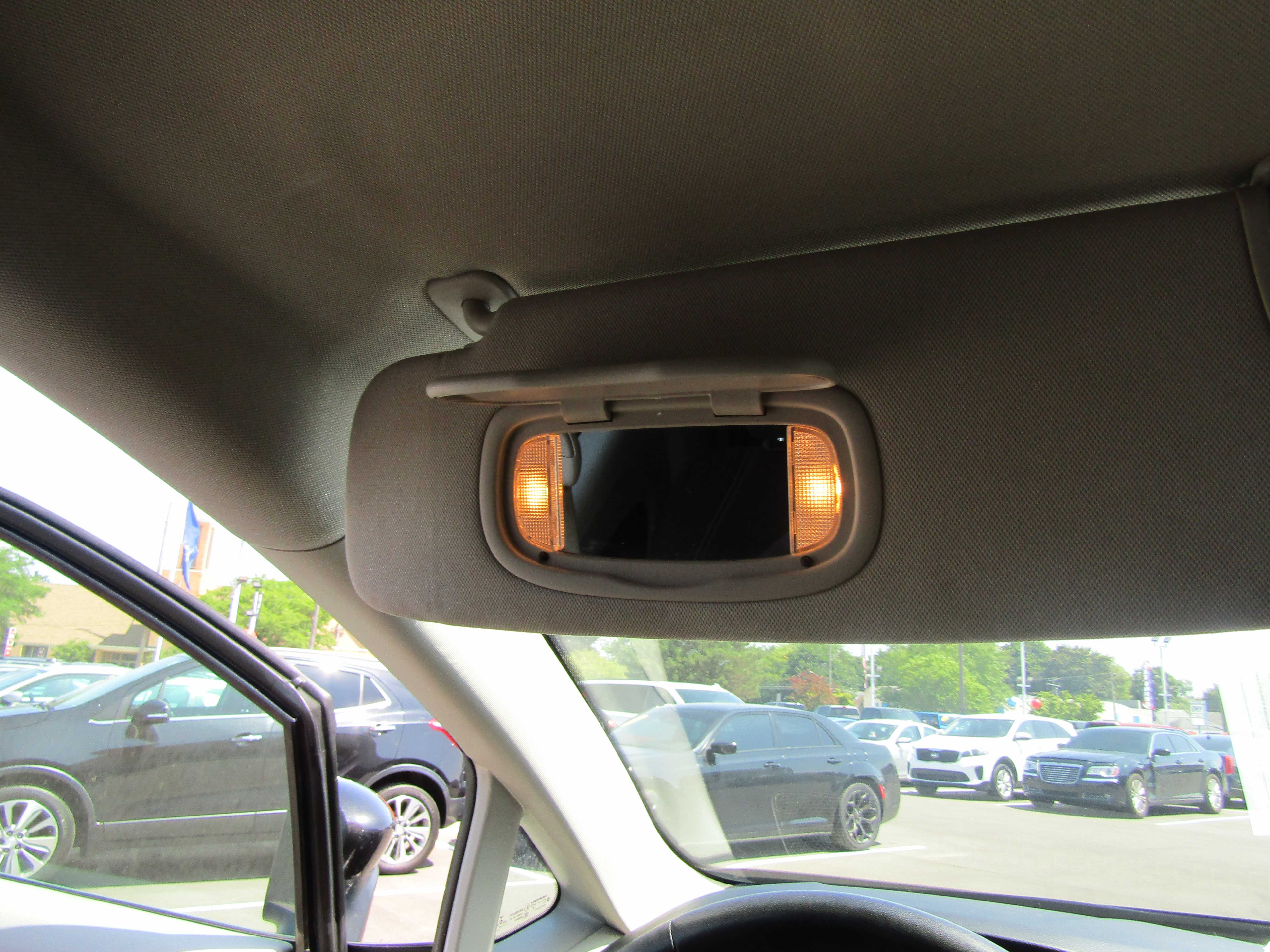 BLACK, 2022 CHRYSLER VOYAGER Thumnail Image 22