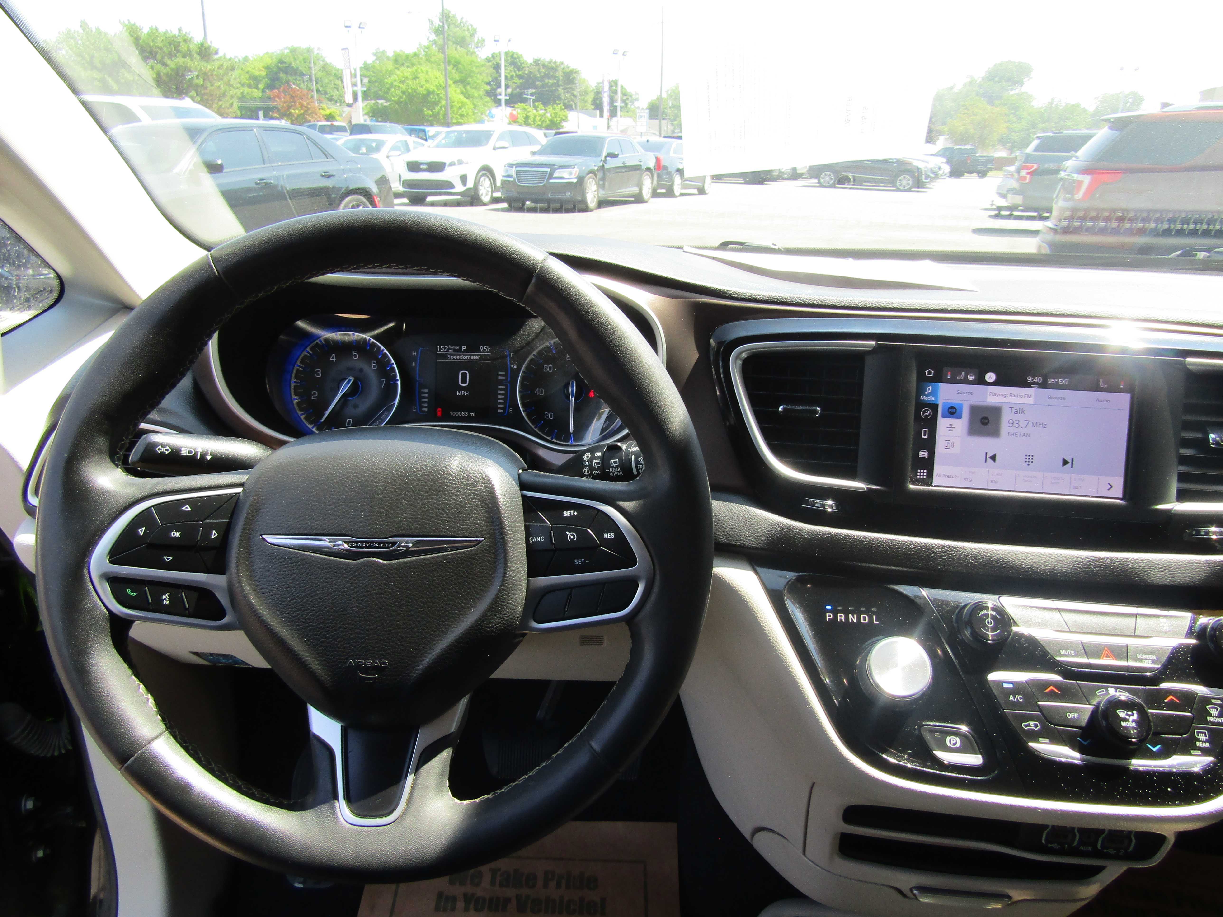 BLACK, 2022 CHRYSLER VOYAGER Thumnail Image 25