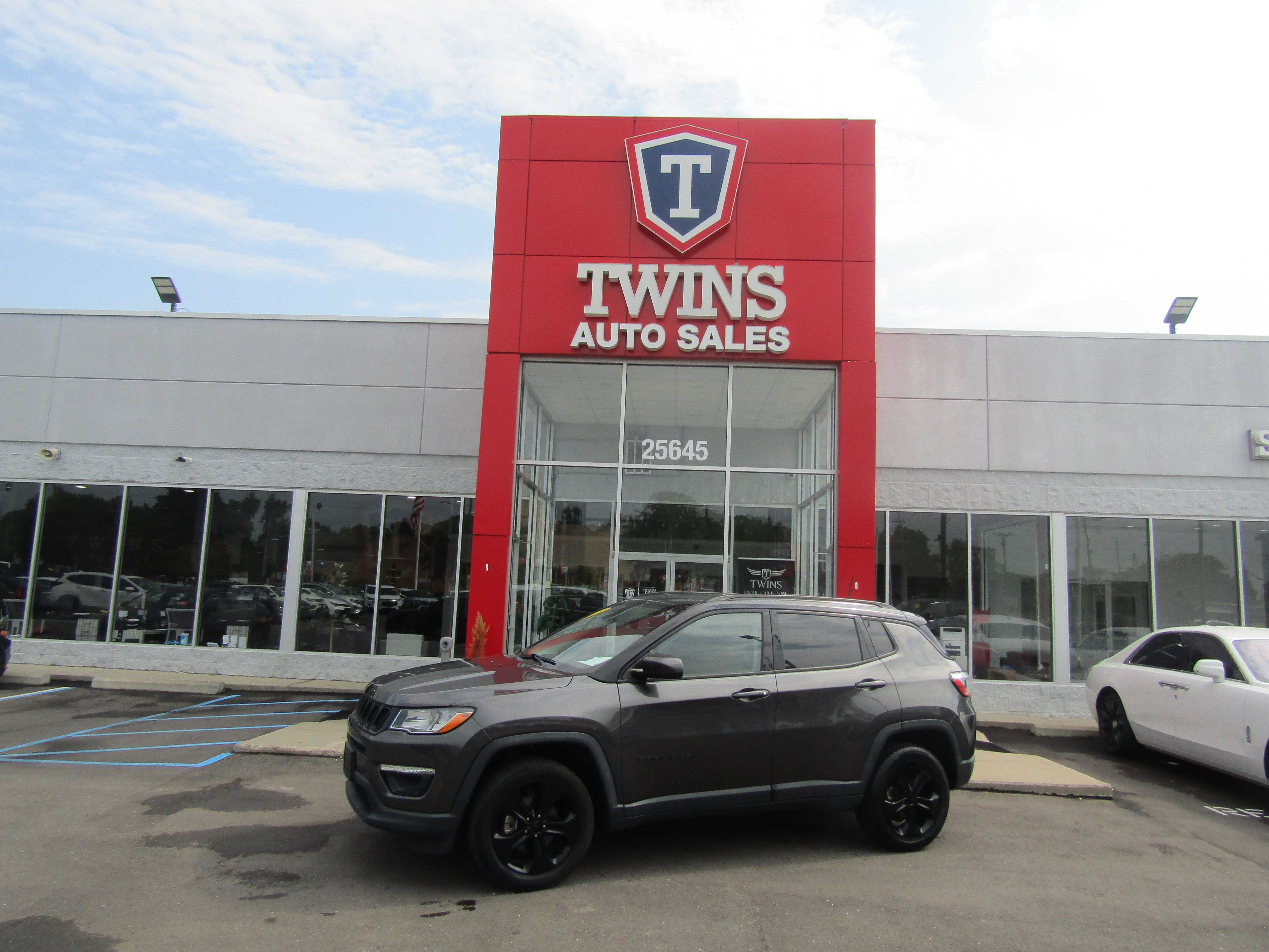 GRAY, 2019 JEEP COMPASS Image 