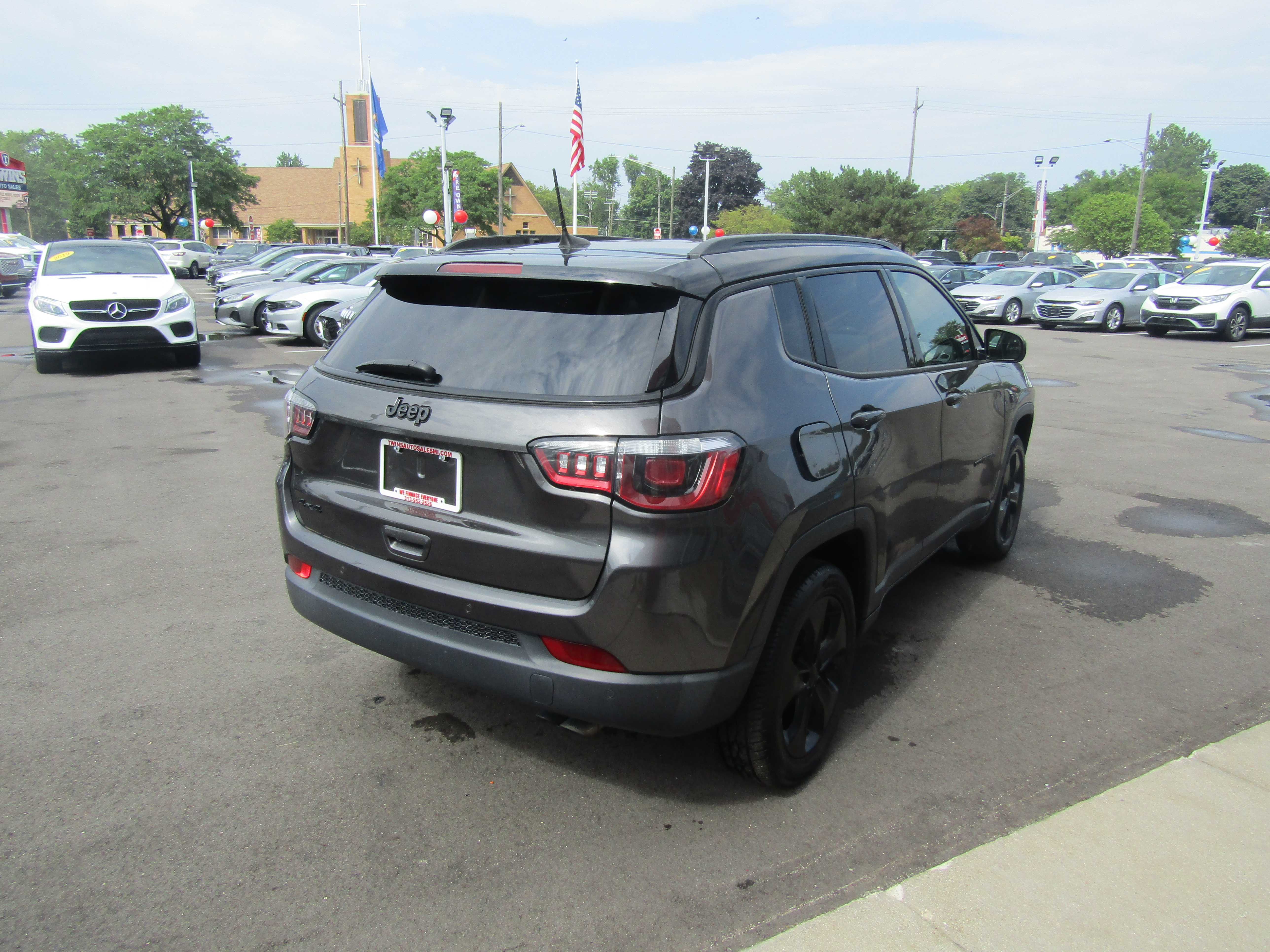 GRAY, 2019 JEEP COMPASS Thumnail Image 4
