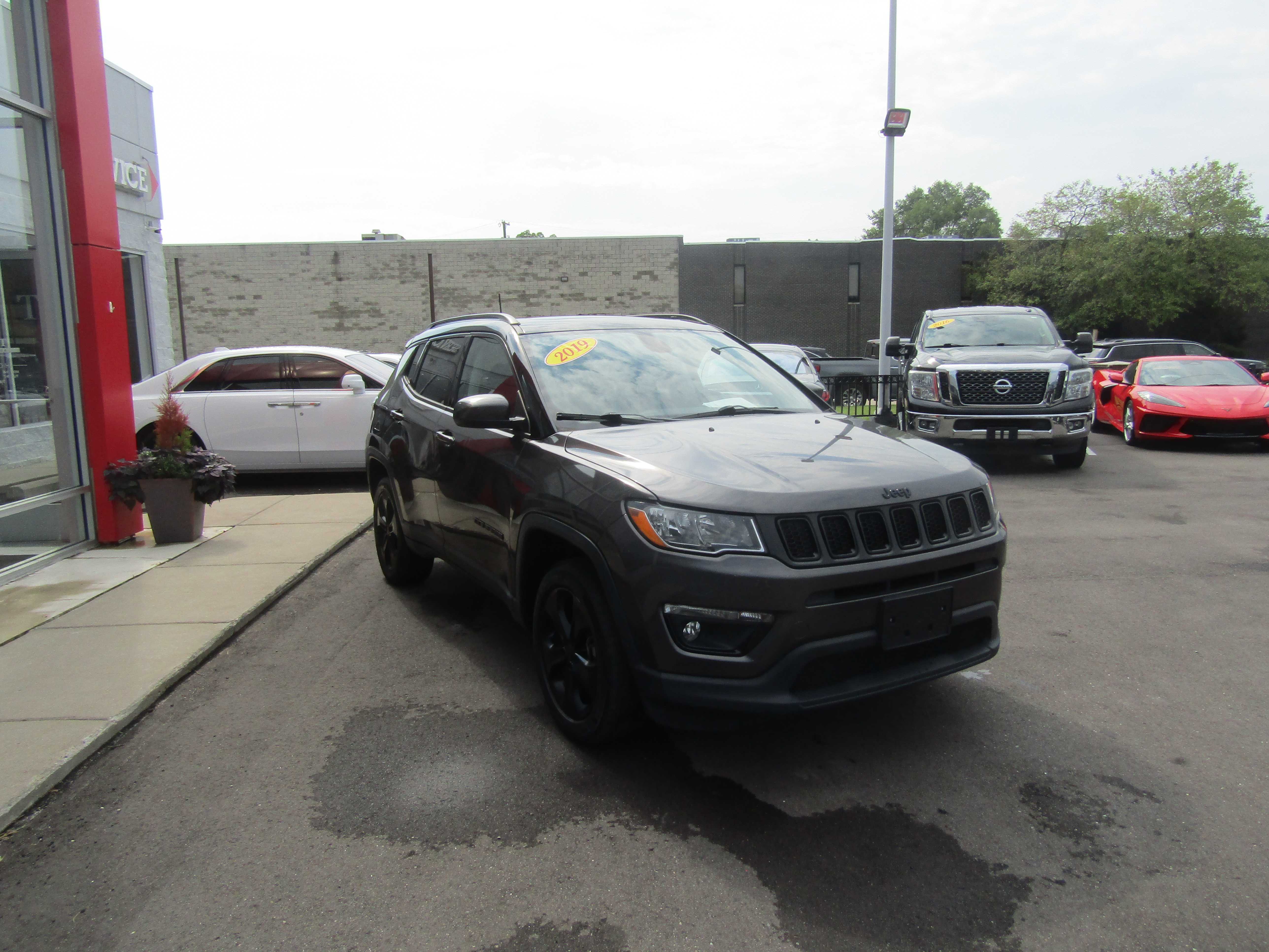 GRAY, 2019 JEEP COMPASS Thumnail Image 5