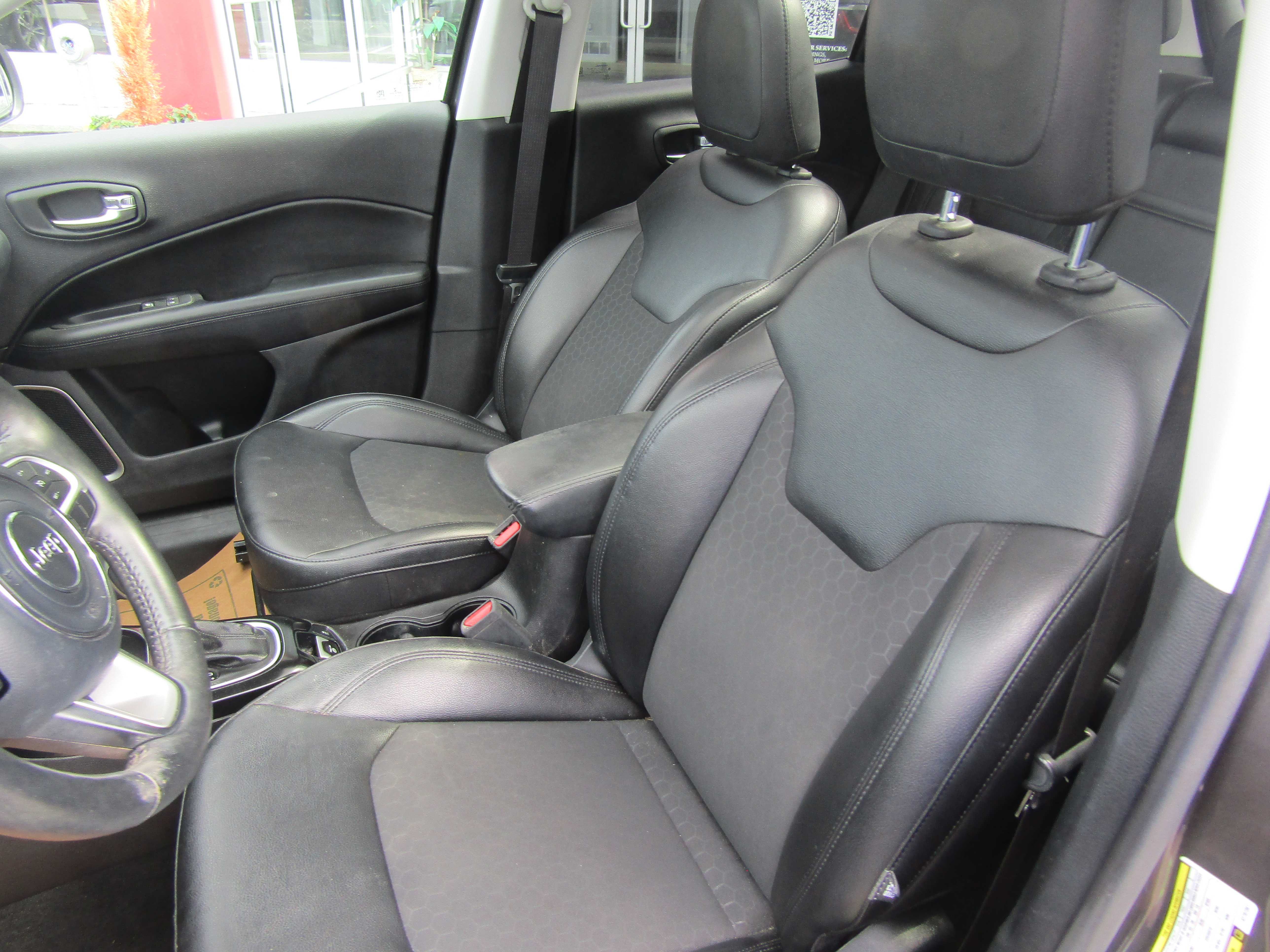 GRAY, 2019 JEEP COMPASS Thumnail Image 9