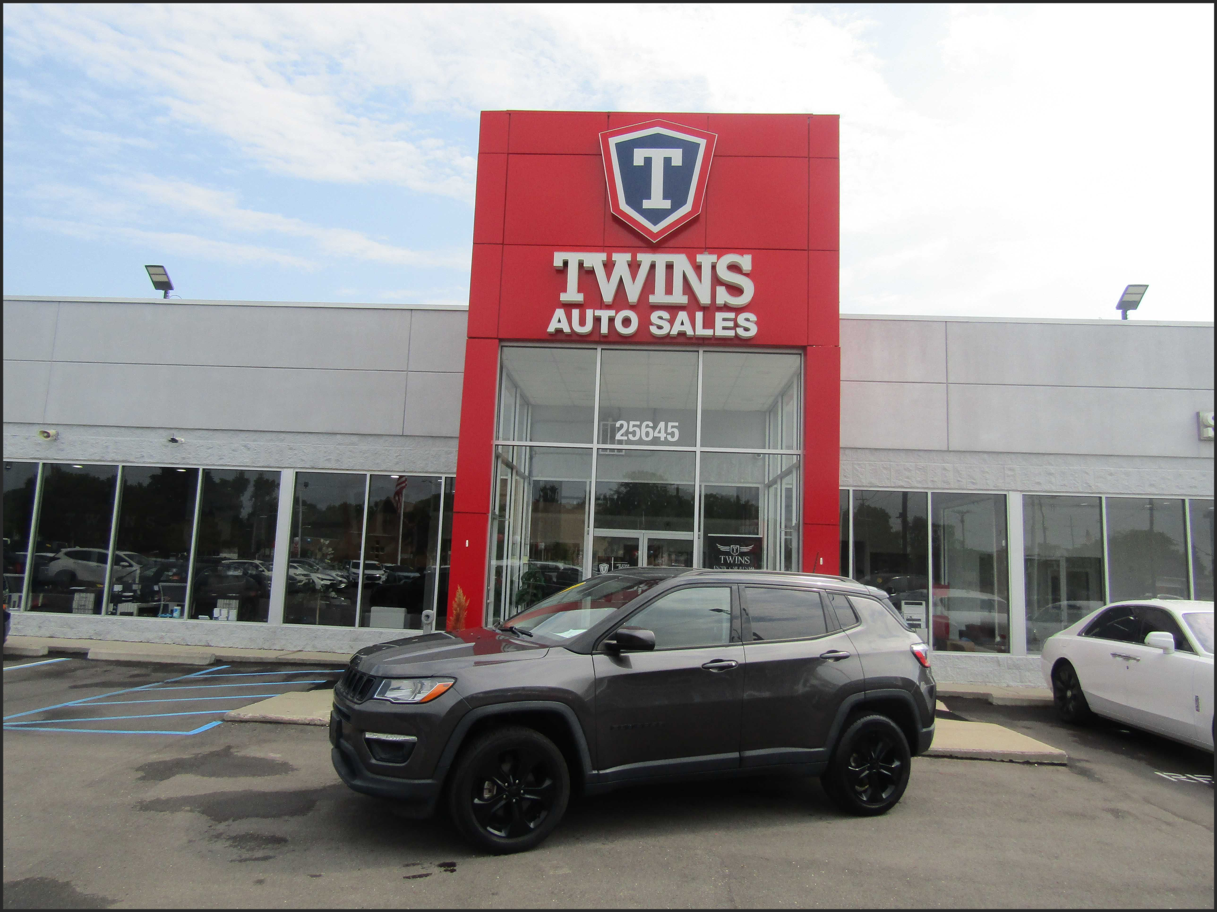 GRAY, 2019 JEEP COMPASS Image 