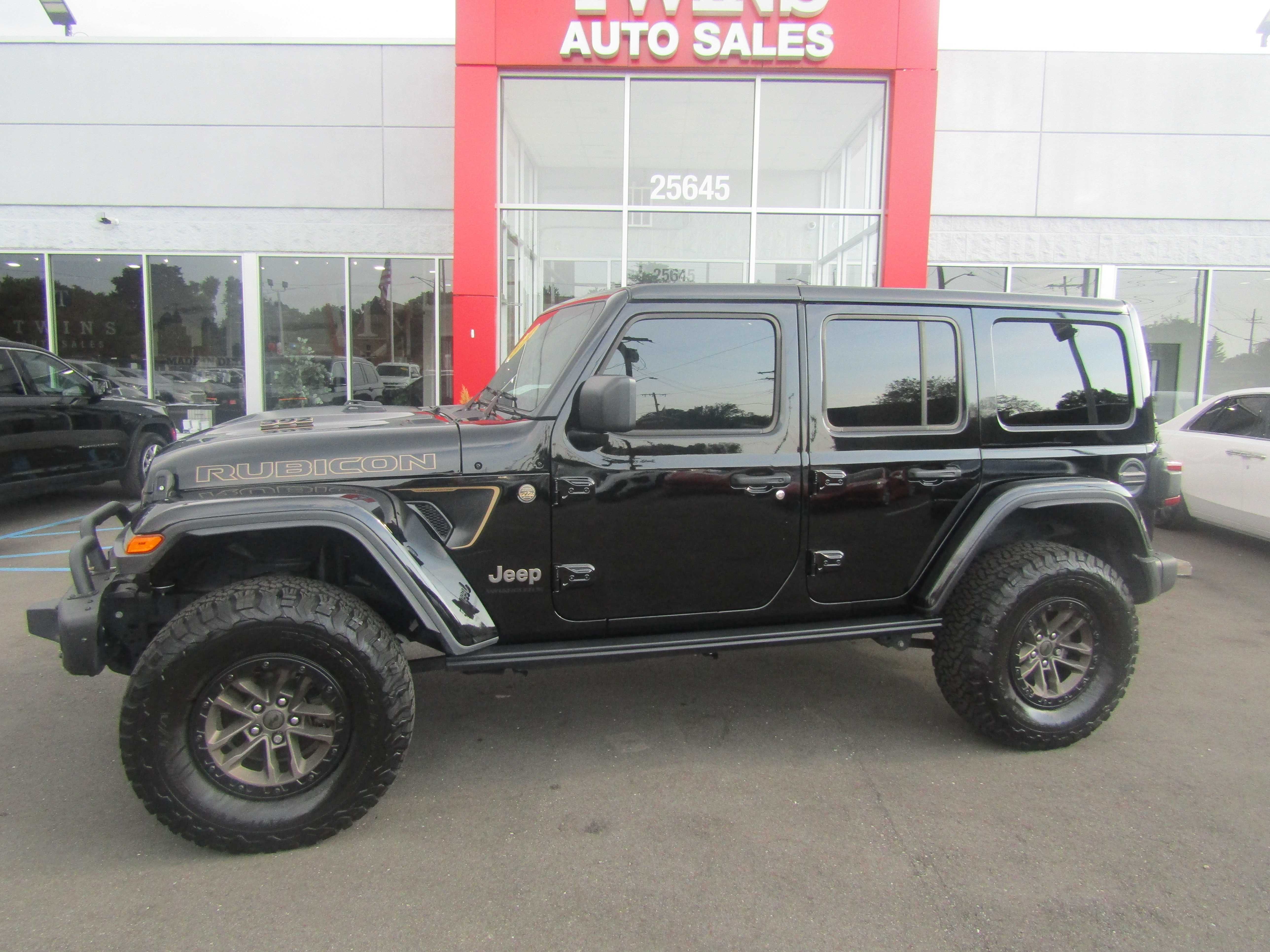 BLACK, 2024 JEEP WRANGLER 4 DOOR Thumnail Image 2