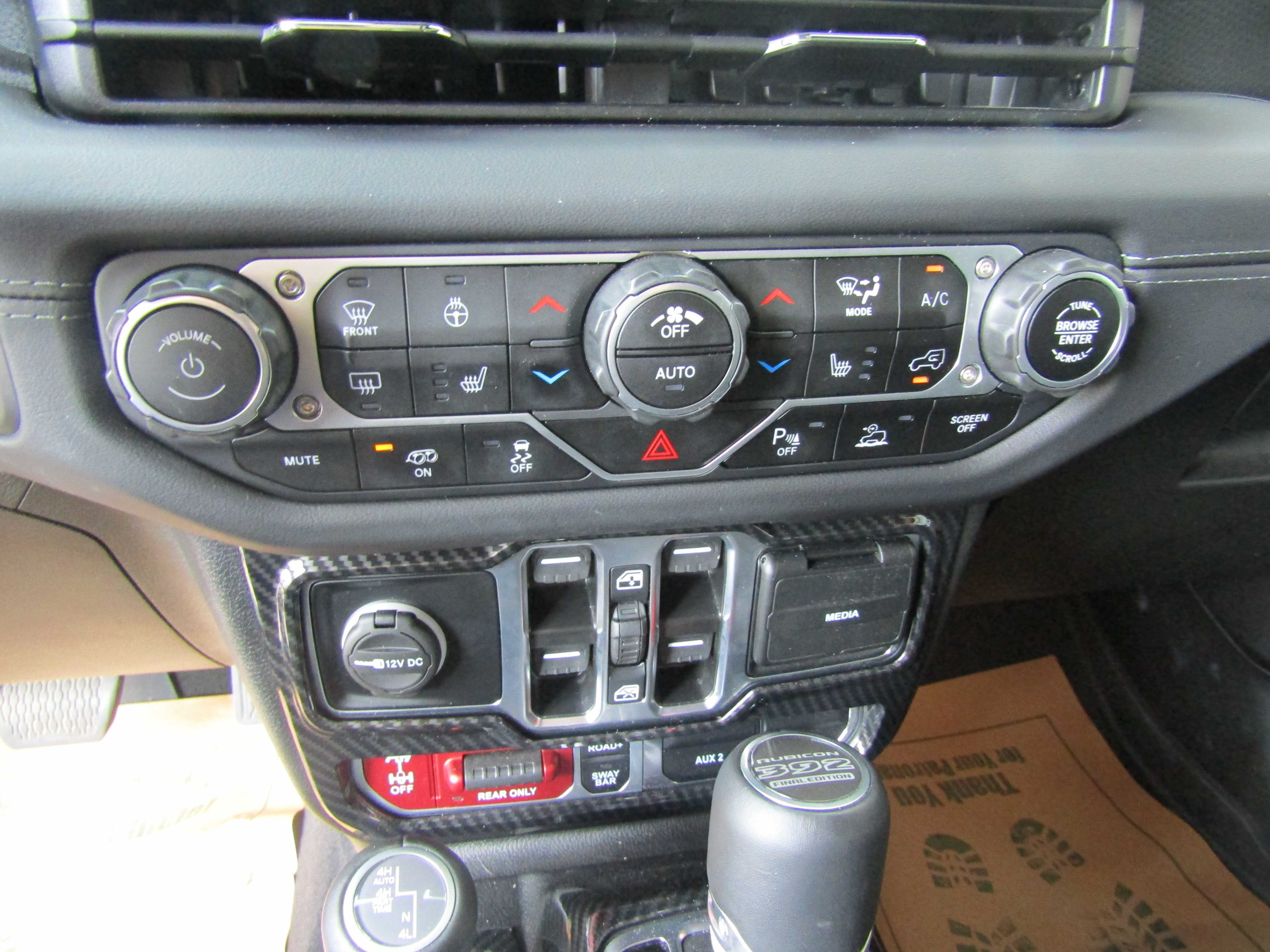 BLACK, 2024 JEEP WRANGLER 4 DOOR Thumnail Image 15
