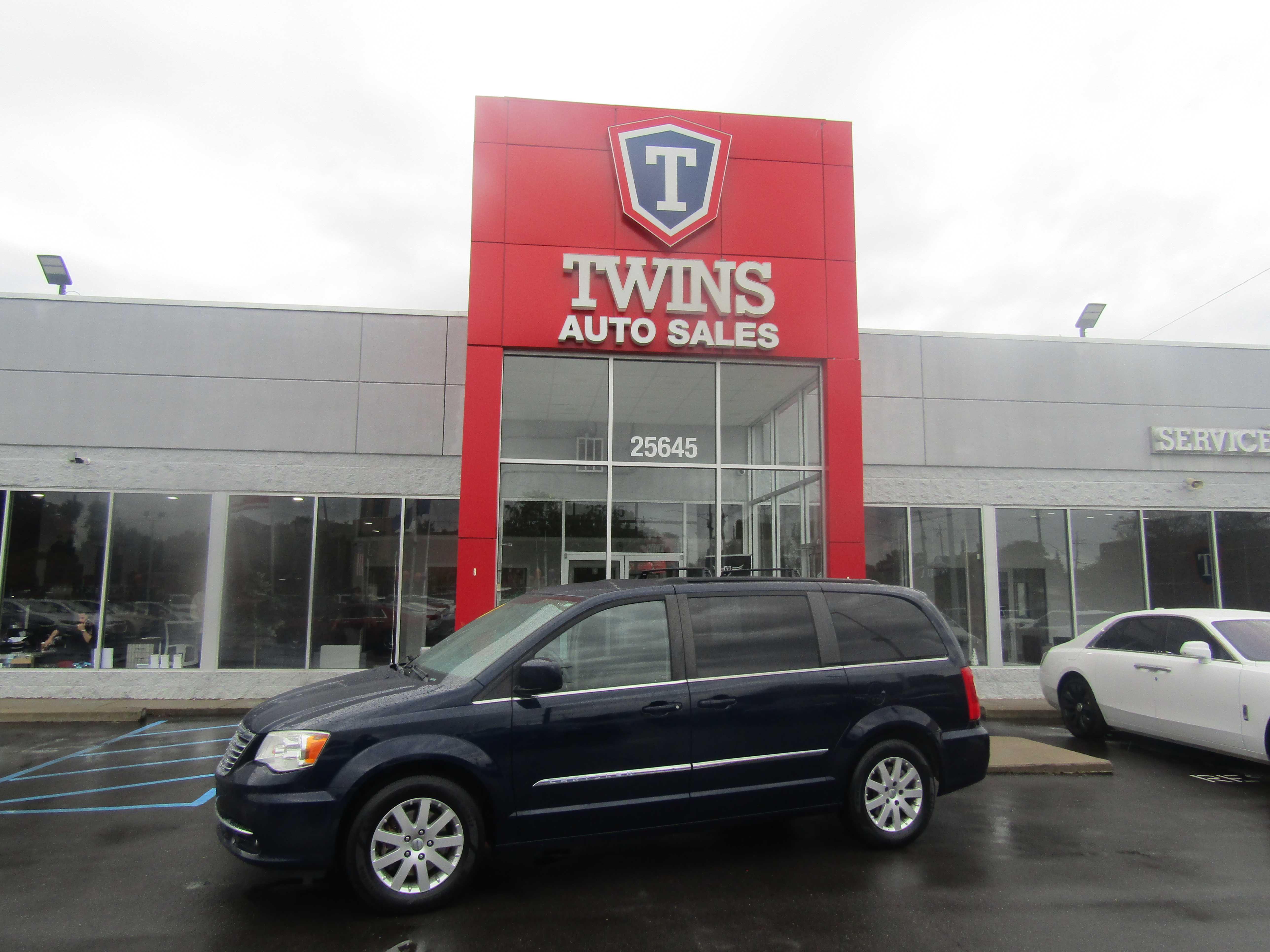 BLUE, 2016 CHRYSLER TOWN & COUNTRY Thumnail Image 1