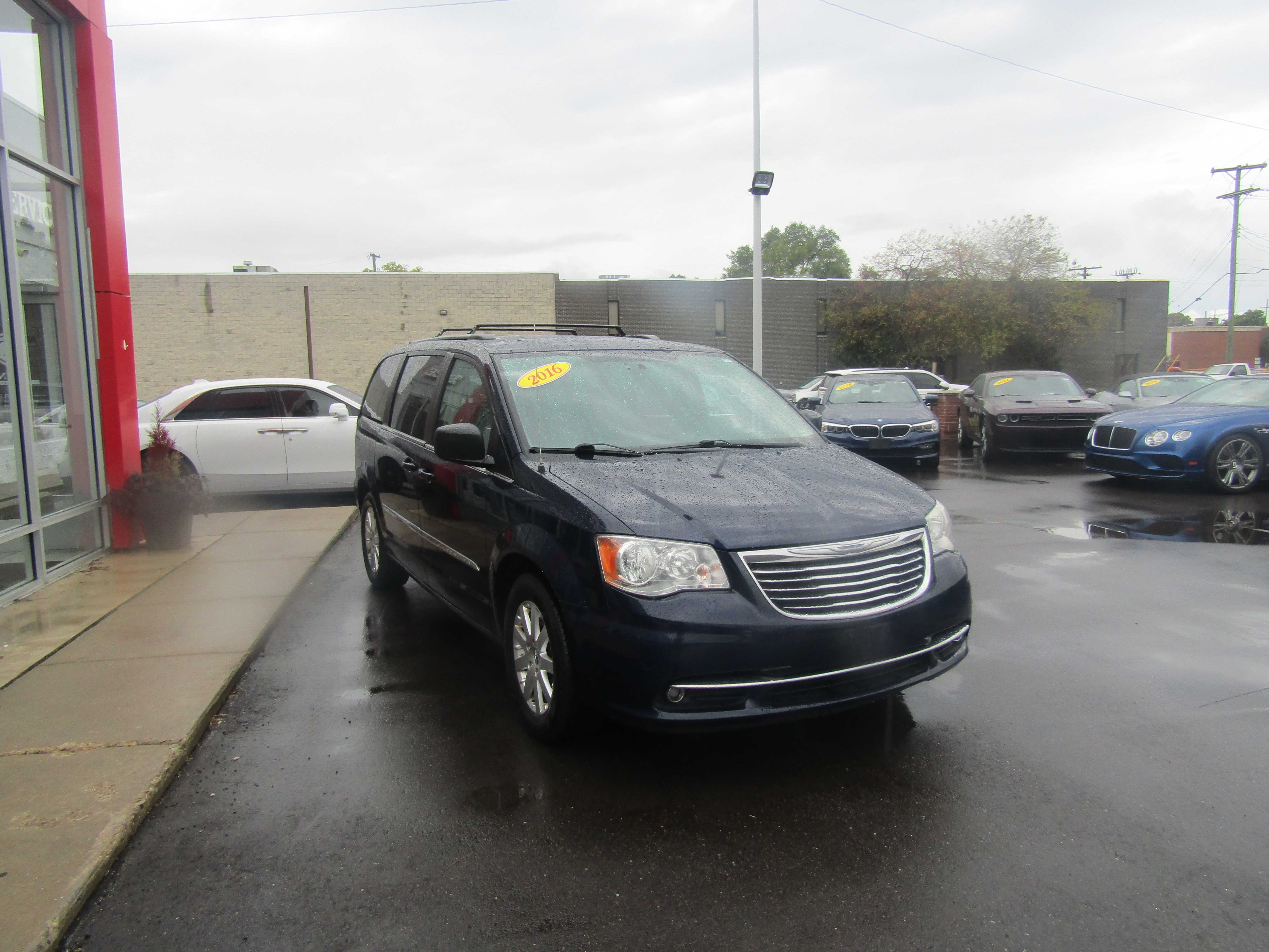 BLUE, 2016 CHRYSLER TOWN & COUNTRY Thumnail Image 5