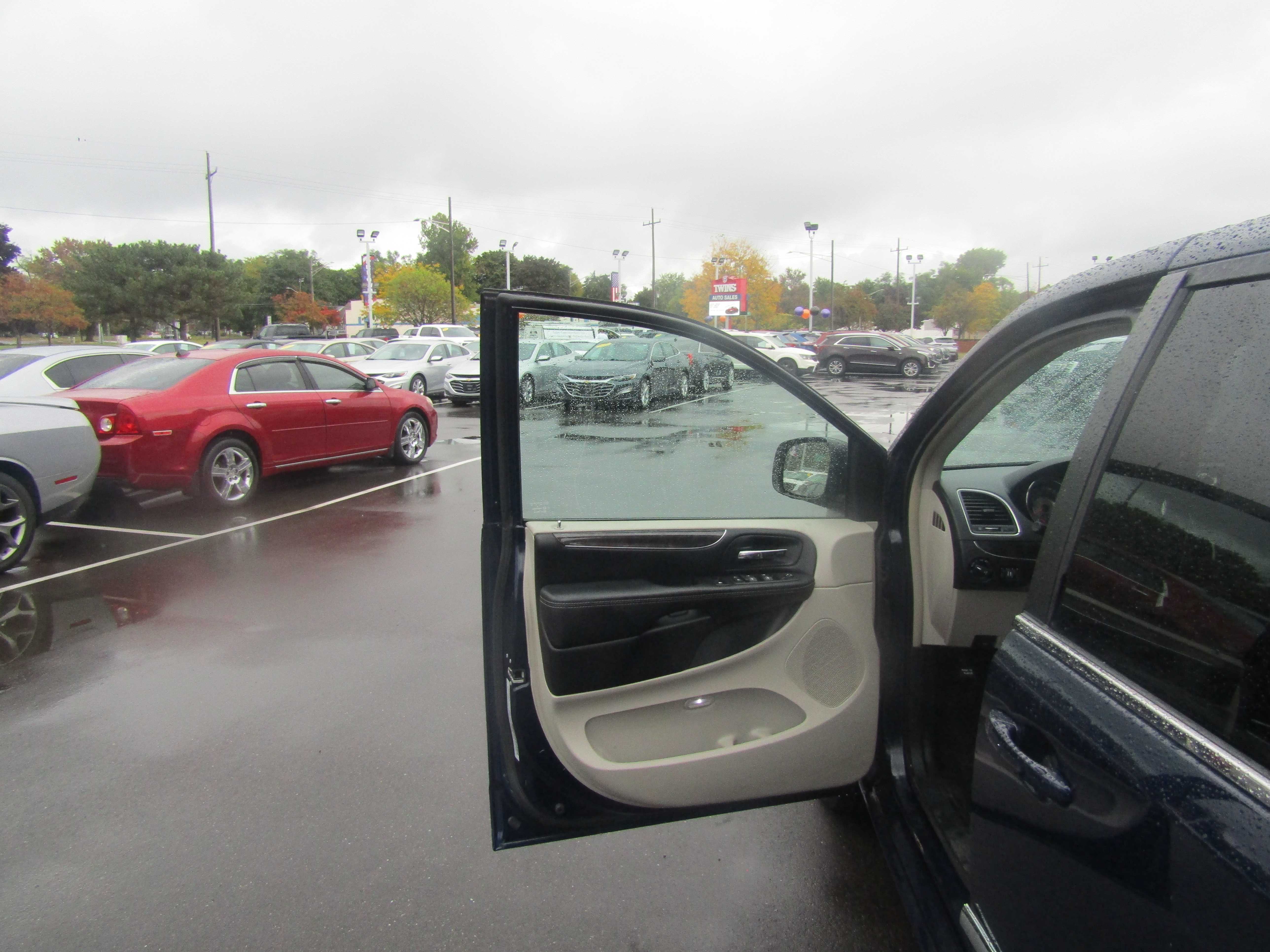 BLUE, 2016 CHRYSLER TOWN & COUNTRY Thumnail Image 7