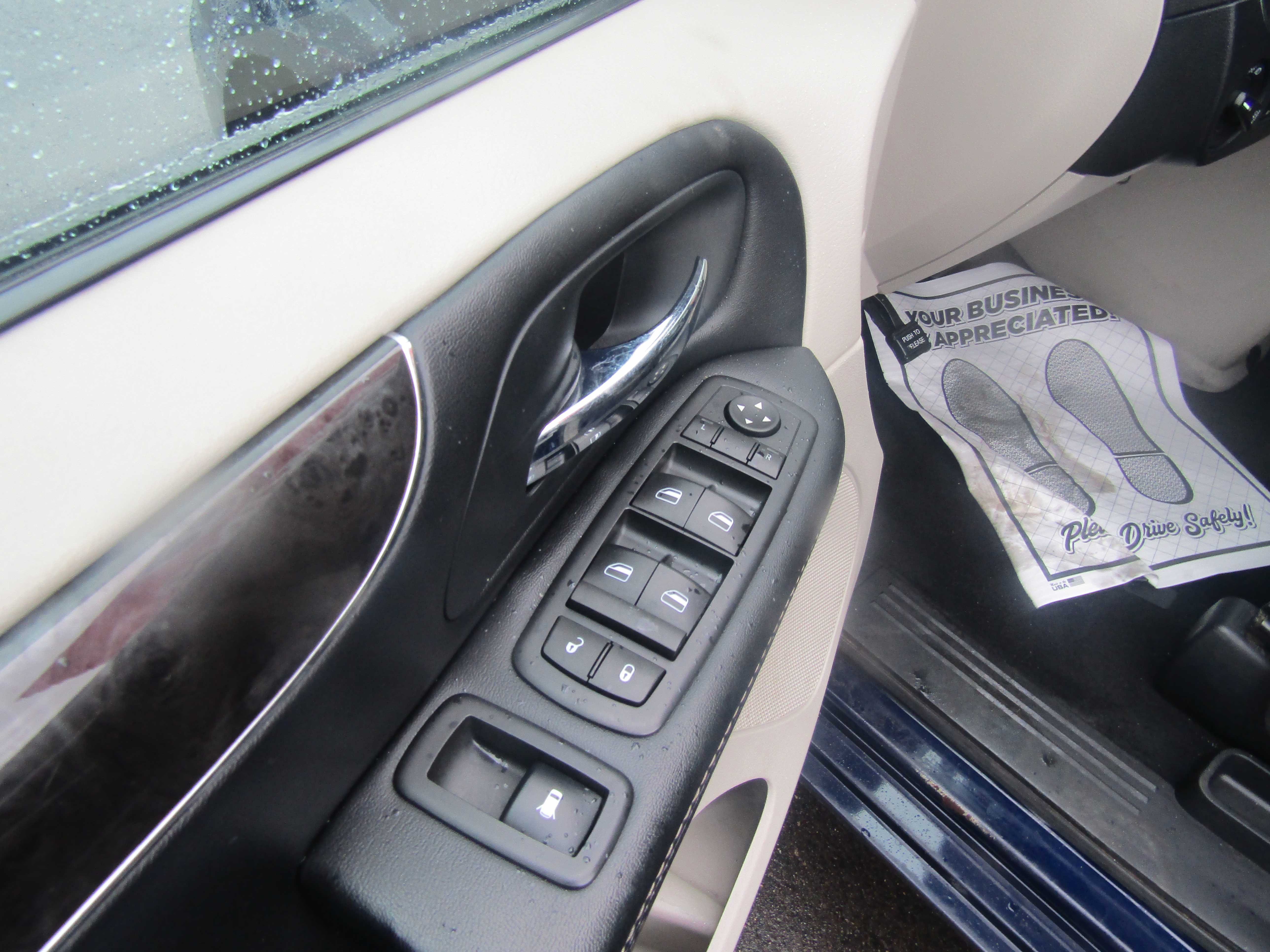 BLUE, 2016 CHRYSLER TOWN & COUNTRY Thumnail Image 8