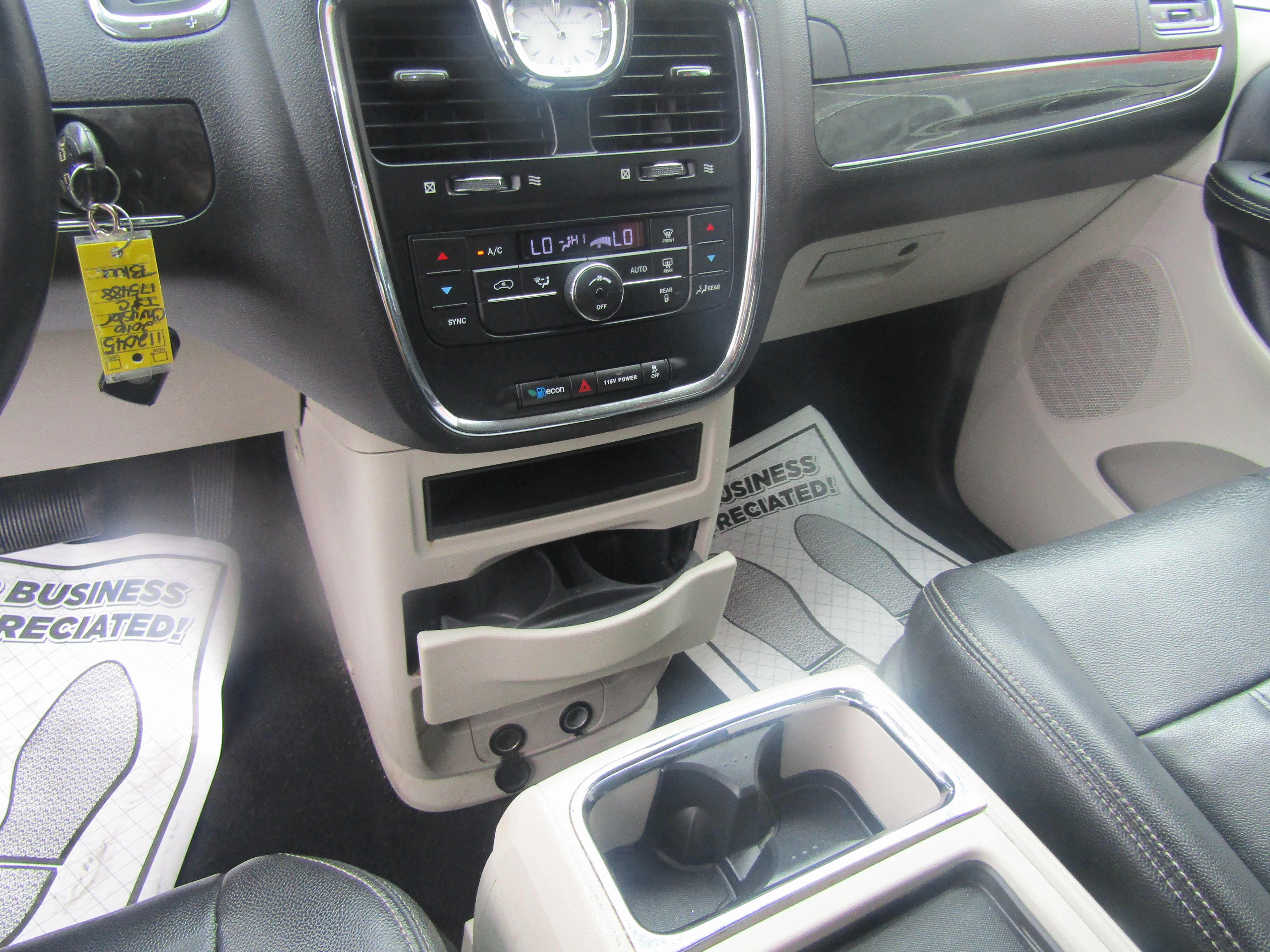 BLUE, 2016 CHRYSLER TOWN & COUNTRY Thumnail Image 17