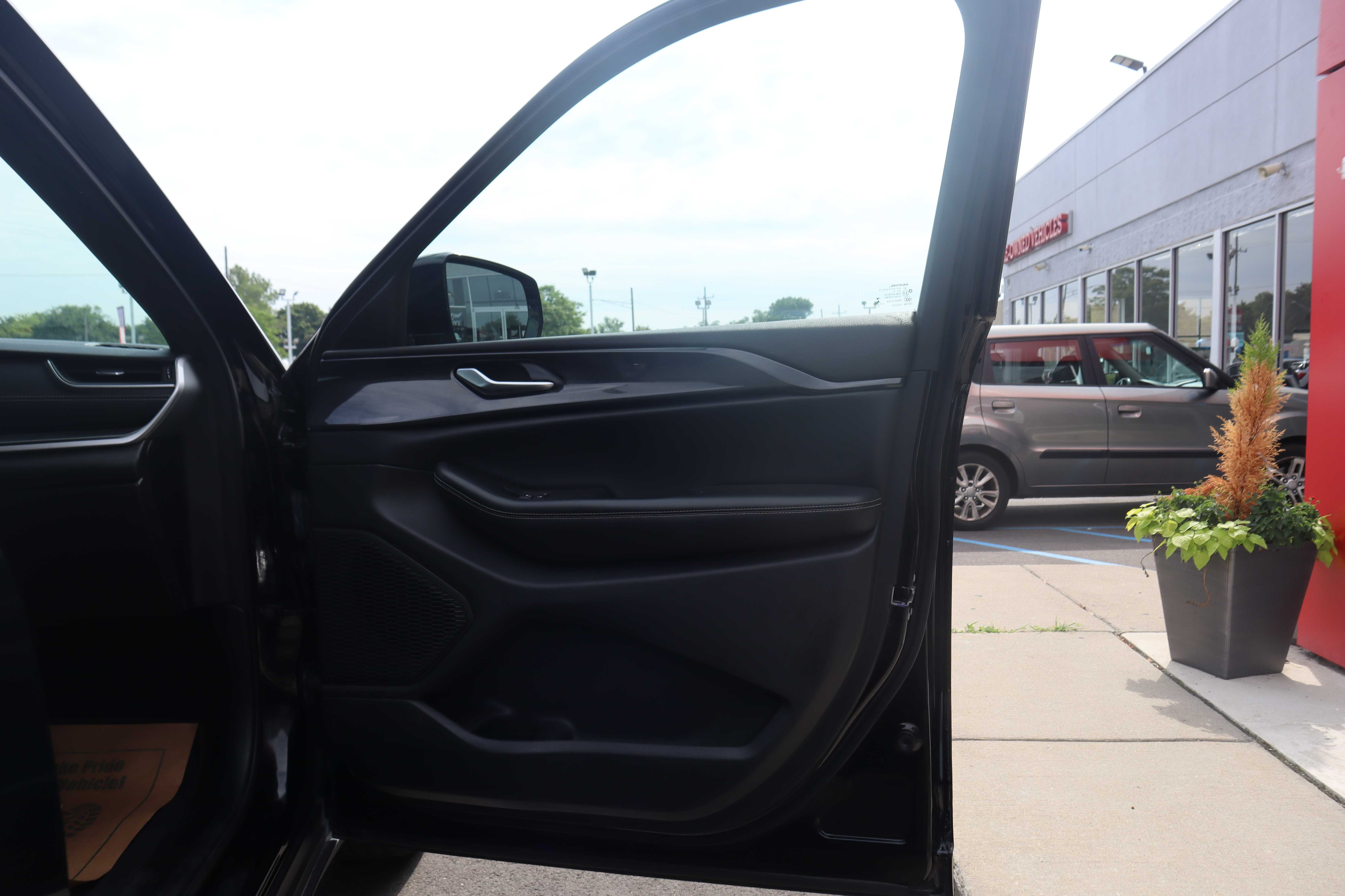 BLACK, 2023 JEEP GRAND CHEROKEE Thumnail Image 23