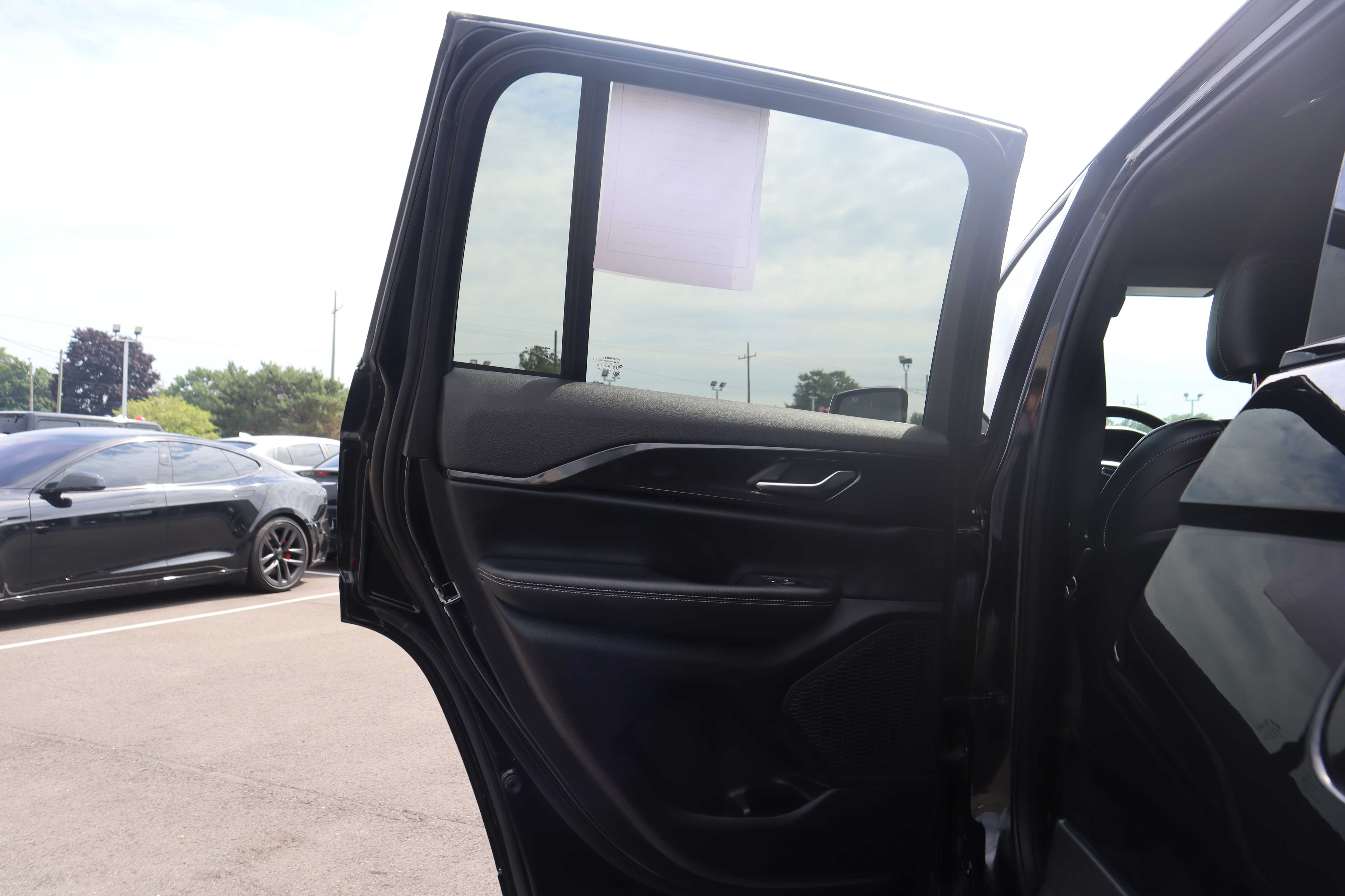BLACK, 2023 JEEP GRAND CHEROKEE Thumnail Image 25