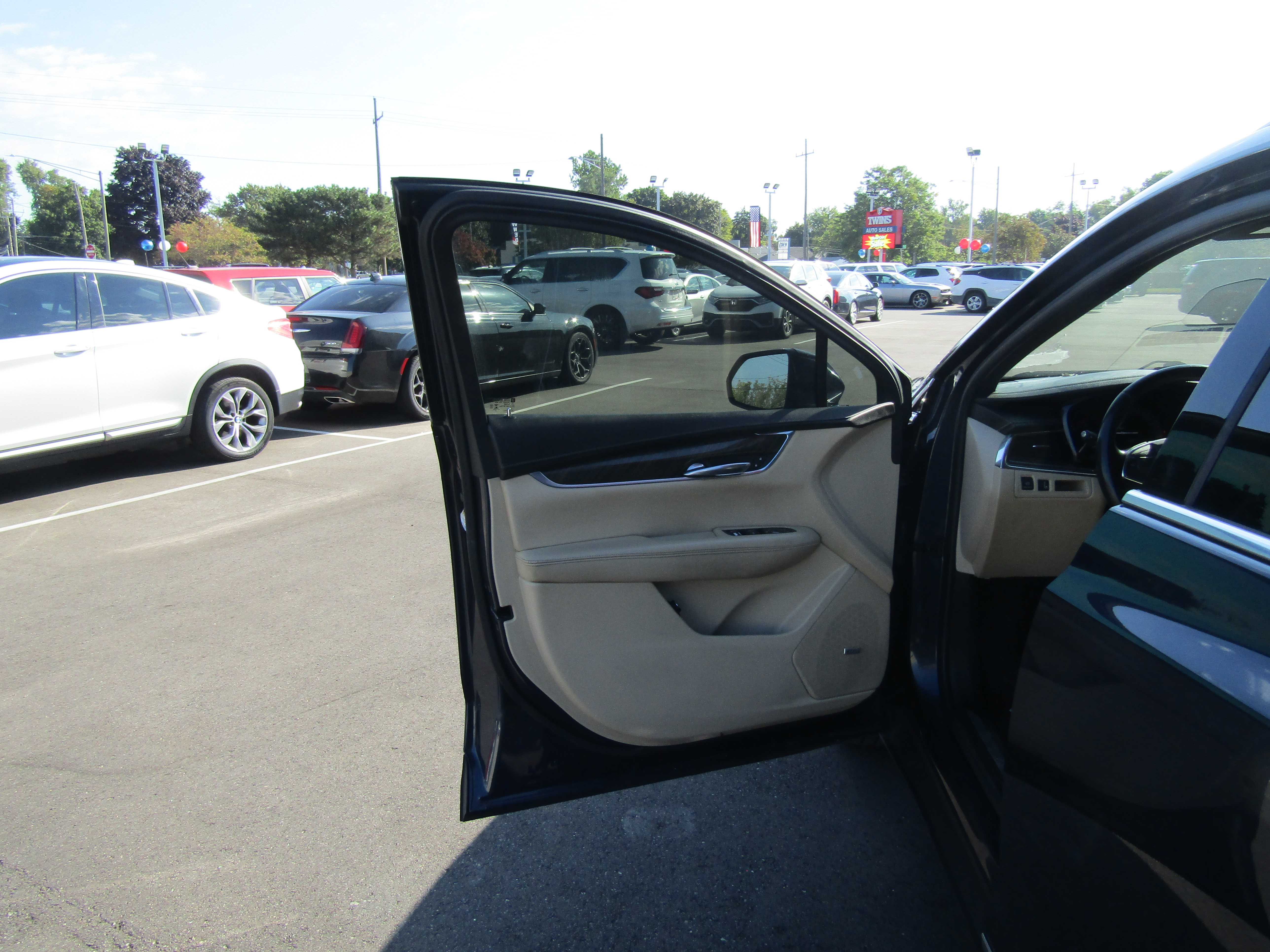 BLUE, 2018 CADILLAC XT5 Thumnail Image 7