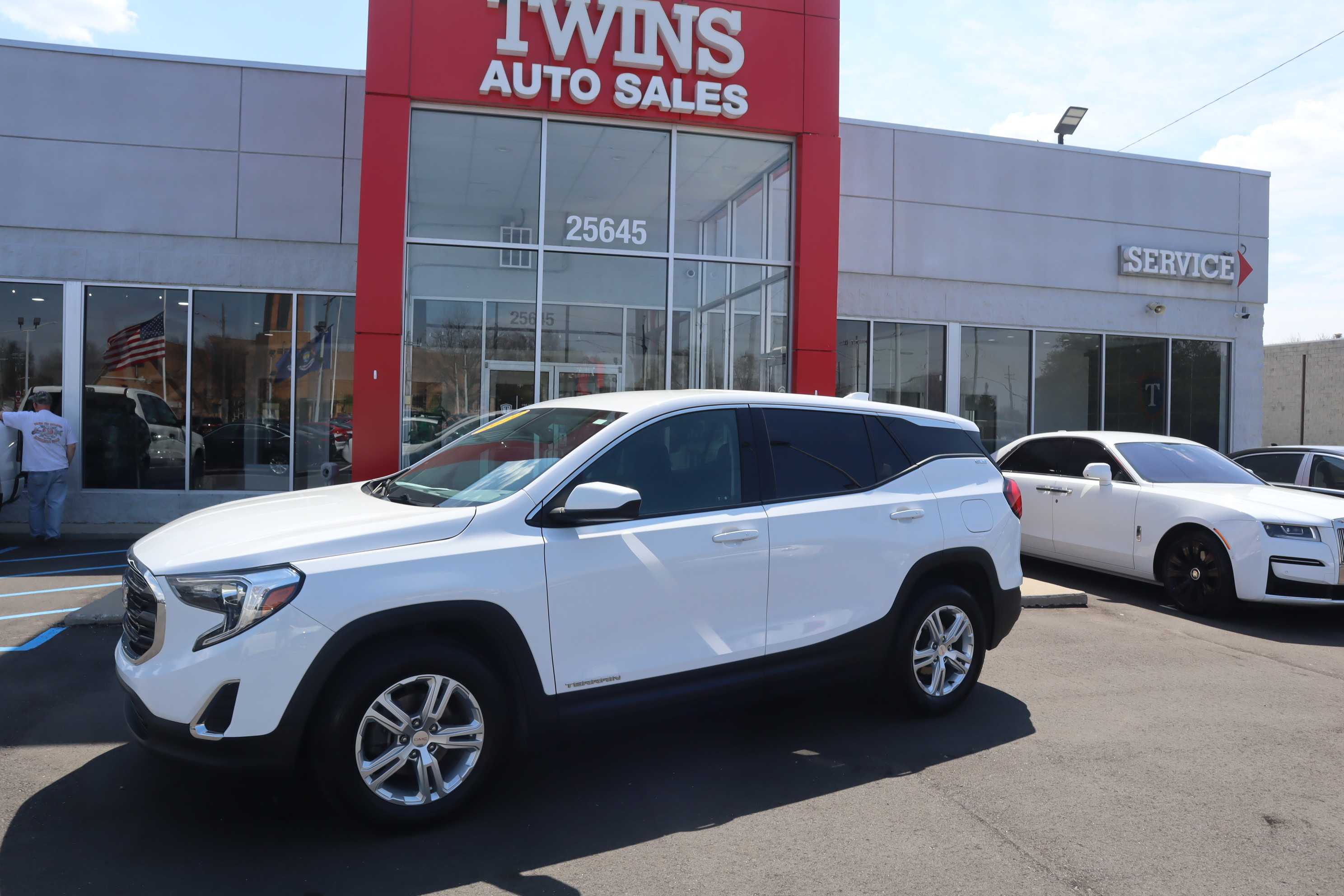 WHITE, 2019 GMC TERRAIN Thumnail Image 2