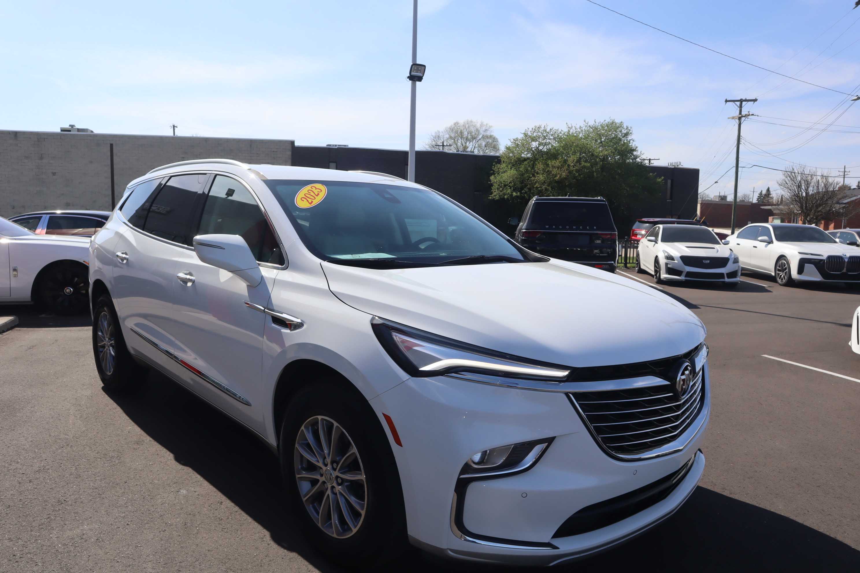 WHITE, 2023 BUICK ENCLAVE Thumnail Image 5
