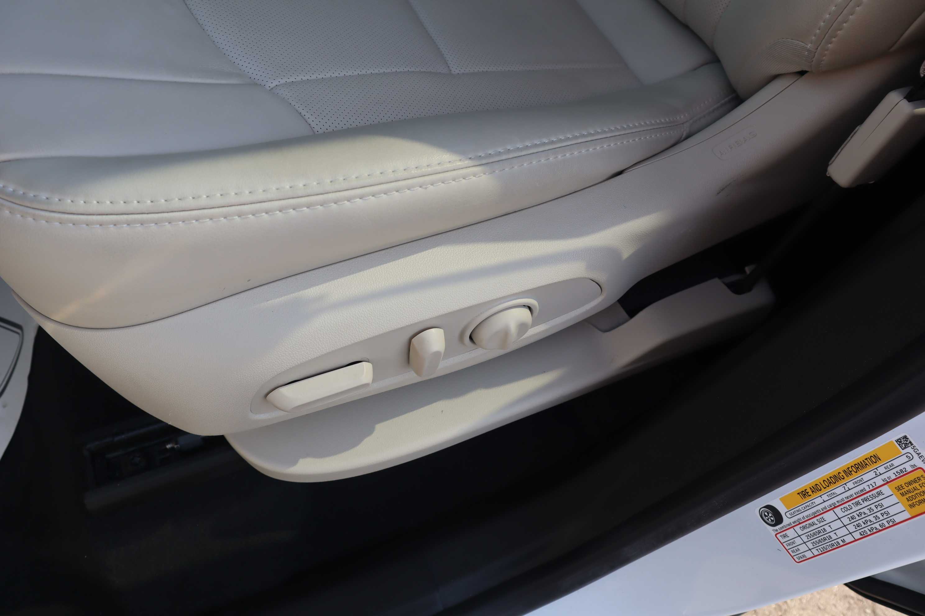 WHITE, 2023 BUICK ENCLAVE Thumnail Image 10