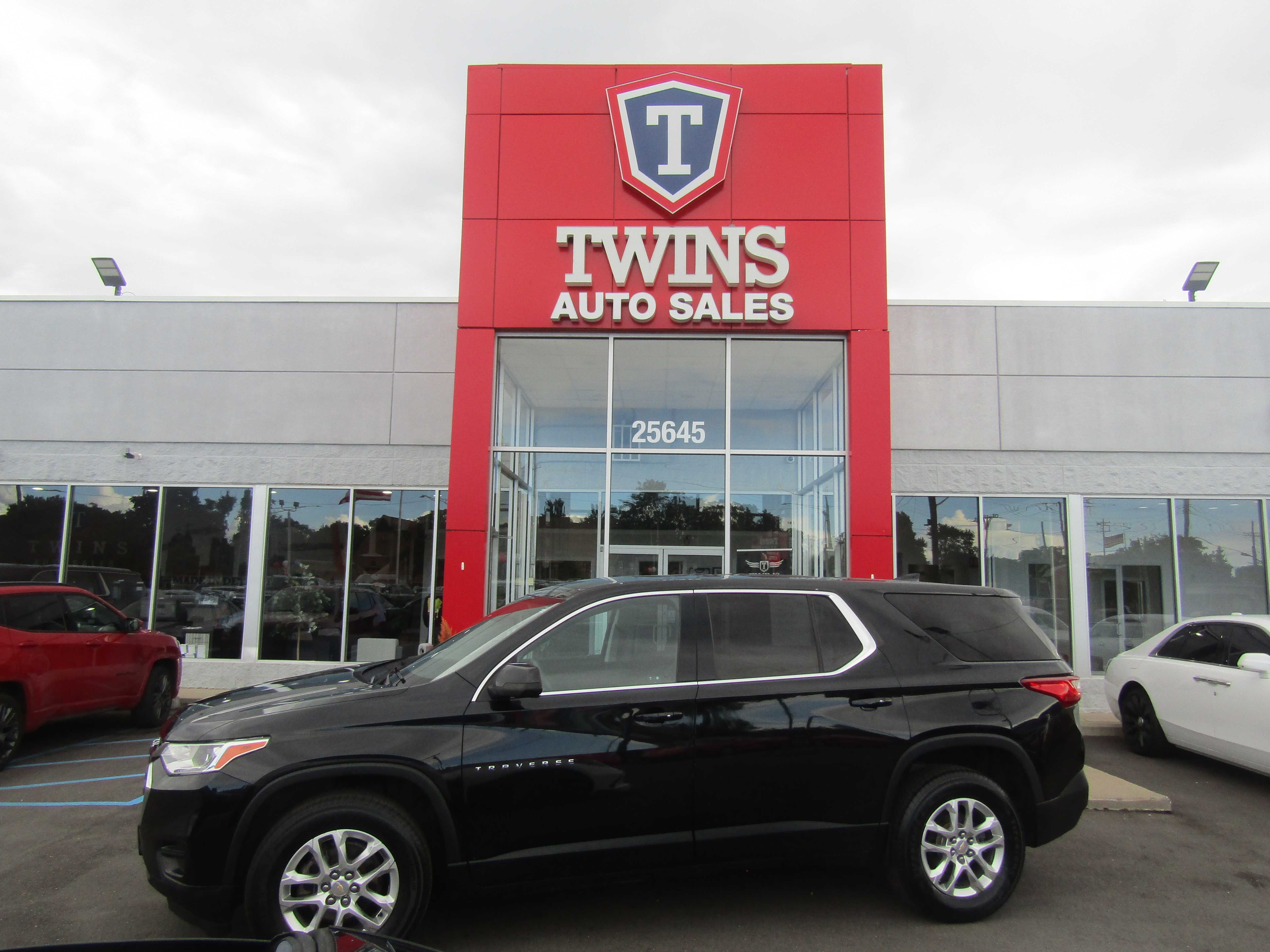 BLACK, 2021 CHEVROLET TRAVERSE Thumnail Image 1