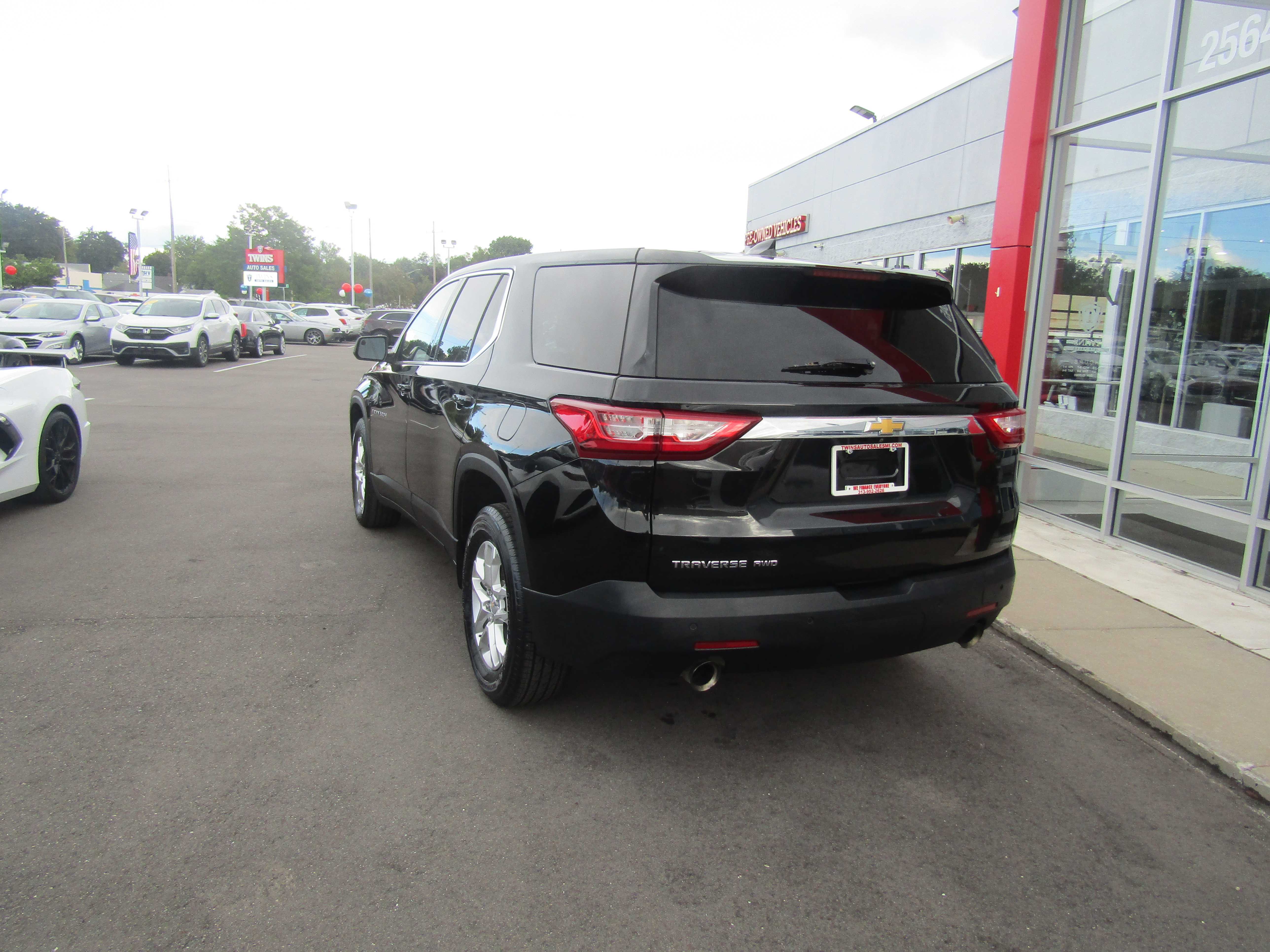 BLACK, 2021 CHEVROLET TRAVERSE Thumnail Image 3