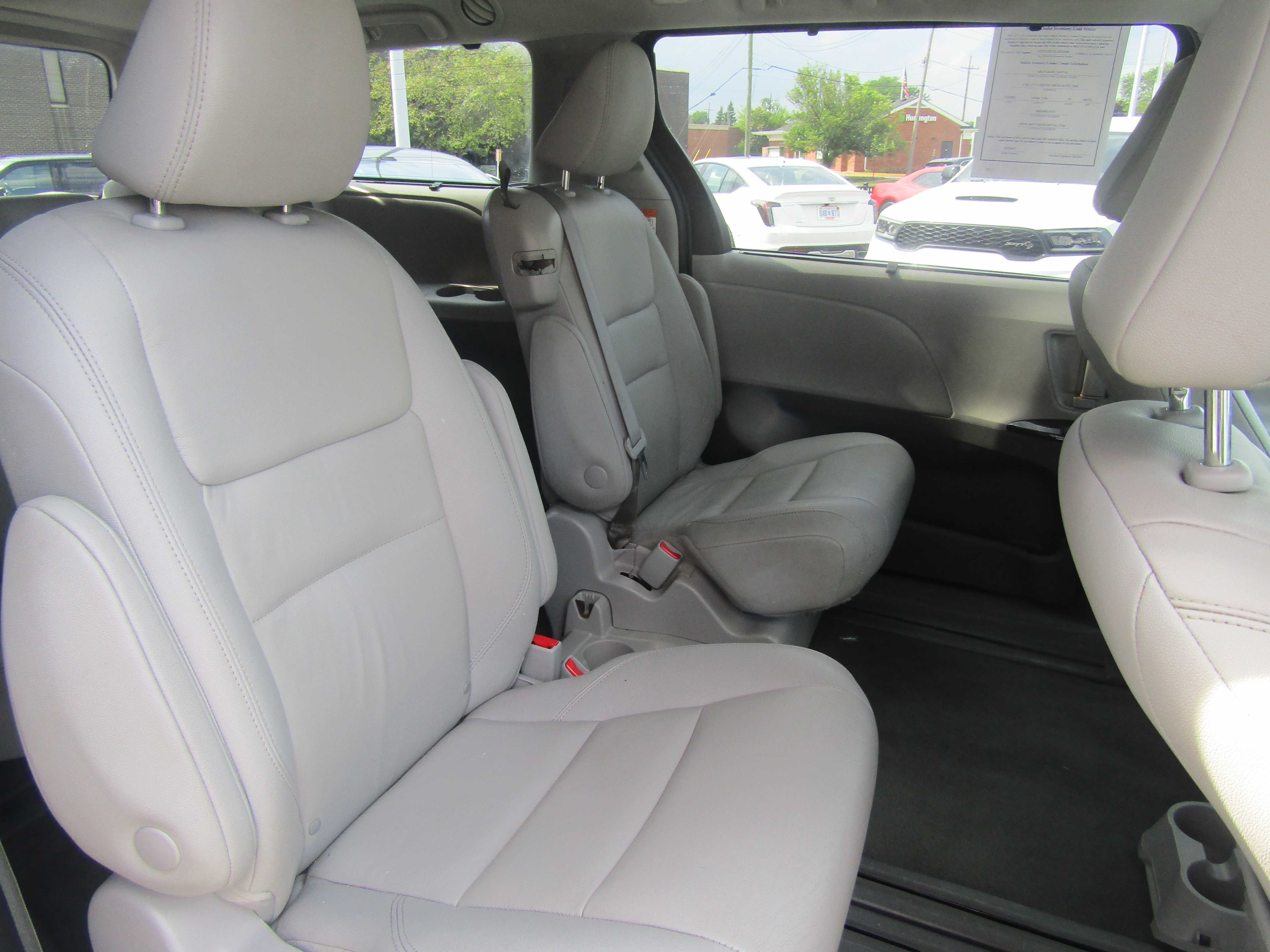 RED, 2020 TOYOTA SIENNA Thumnail Image 10