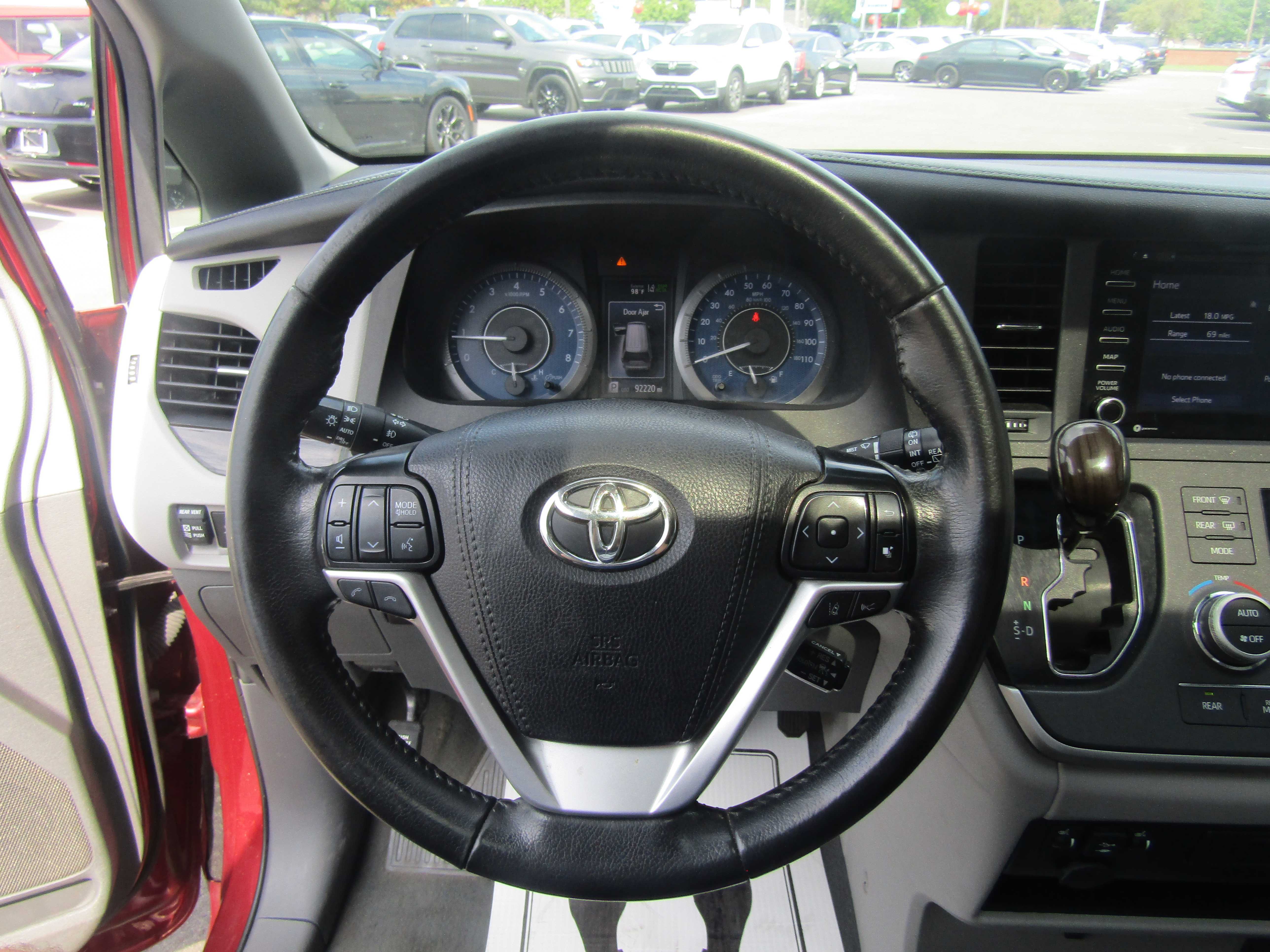 RED, 2020 TOYOTA SIENNA Thumnail Image 14