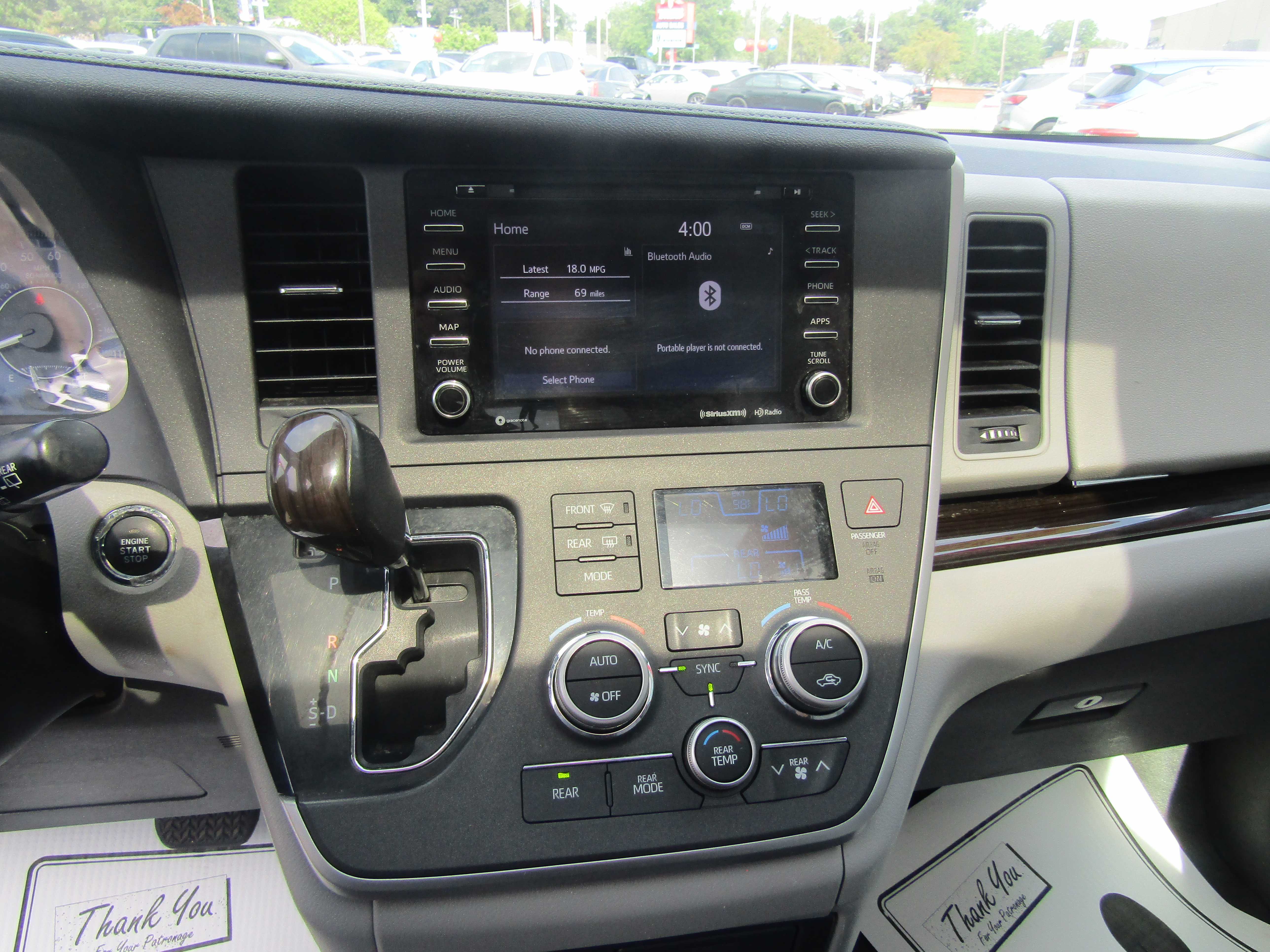 RED, 2020 TOYOTA SIENNA Thumnail Image 15