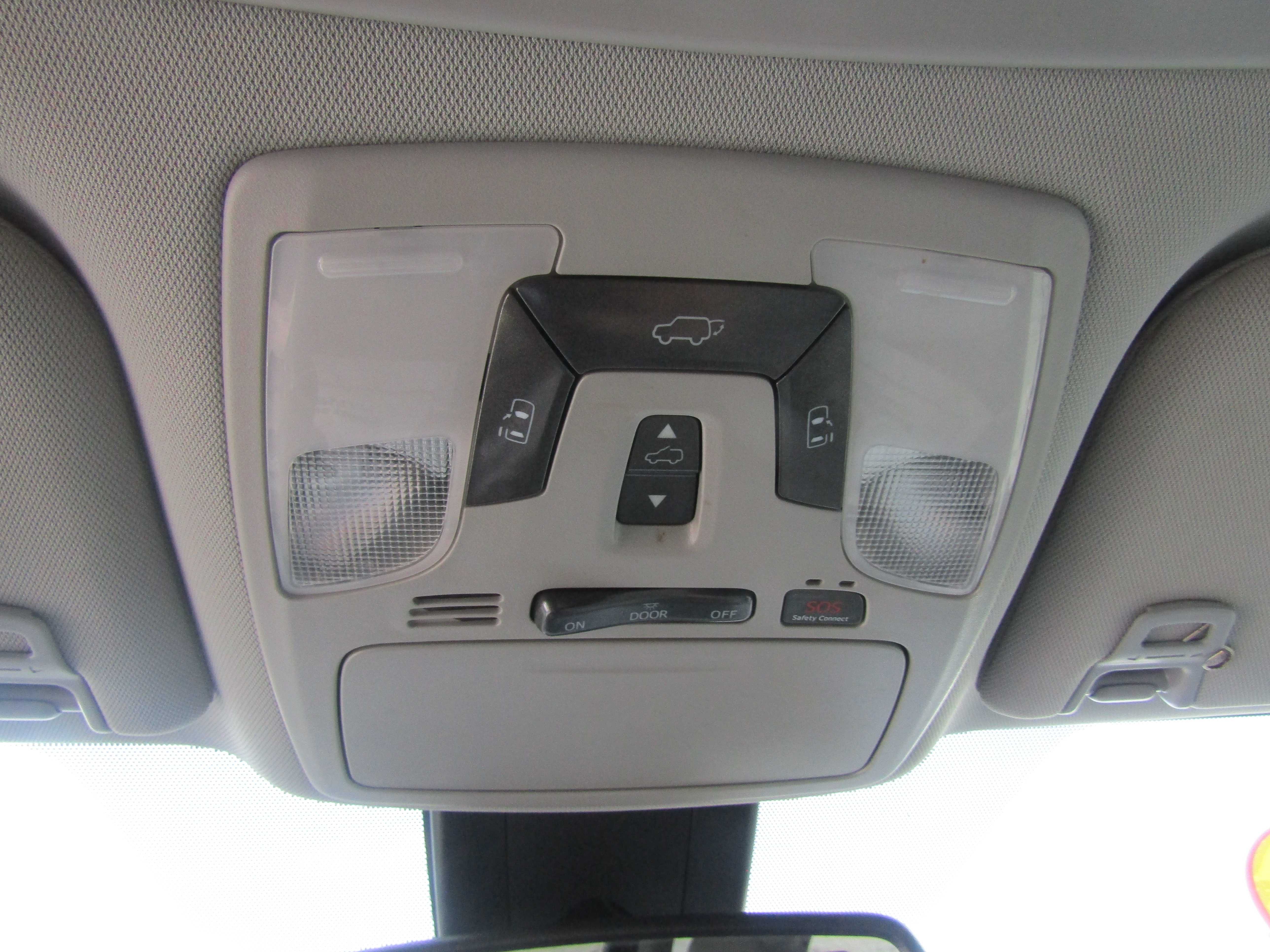 RED, 2020 TOYOTA SIENNA Thumnail Image 18
