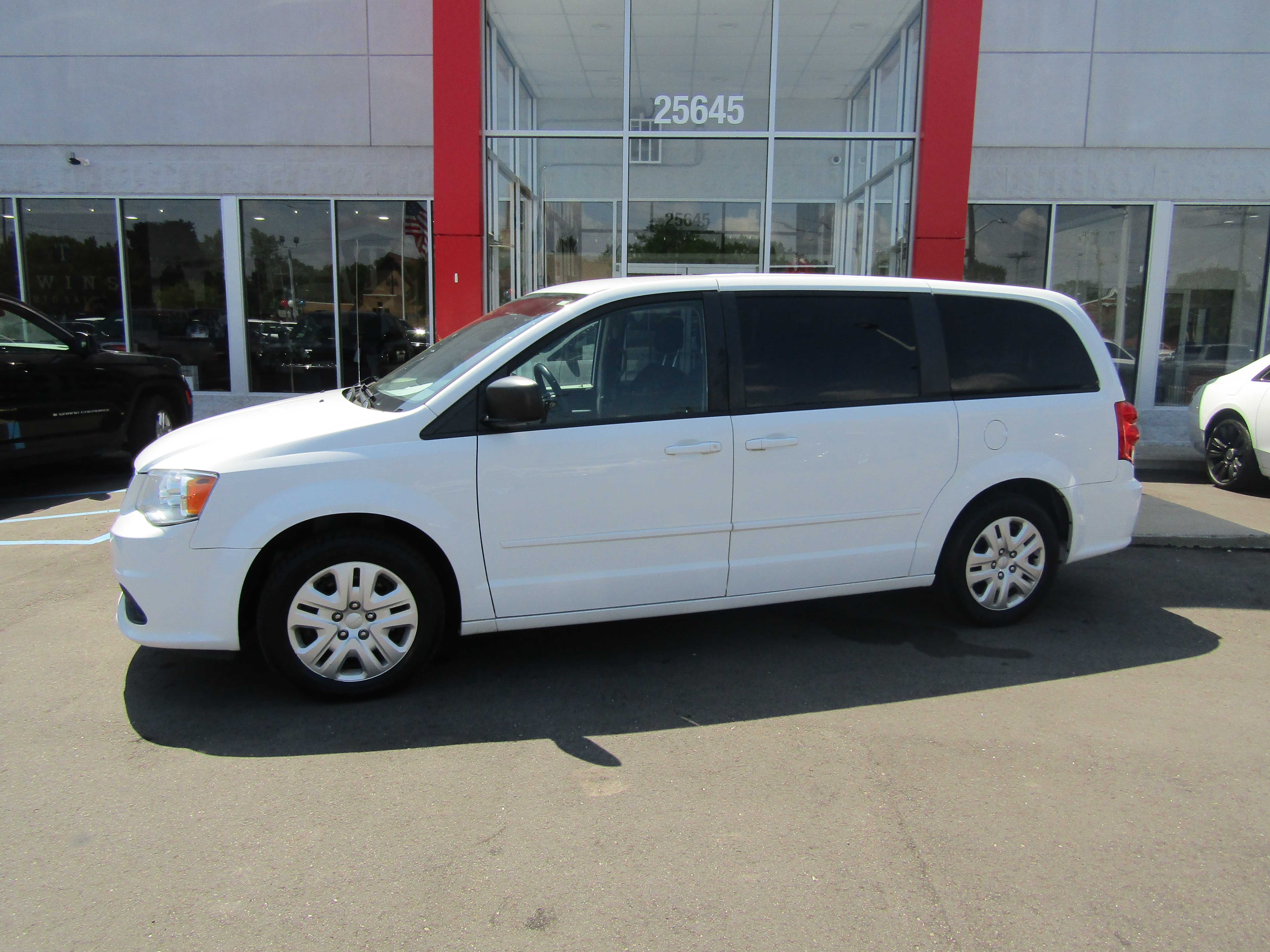 WHITE, 2017 DODGE GRAND CARAVAN PASSENGER Thumnail Image 2