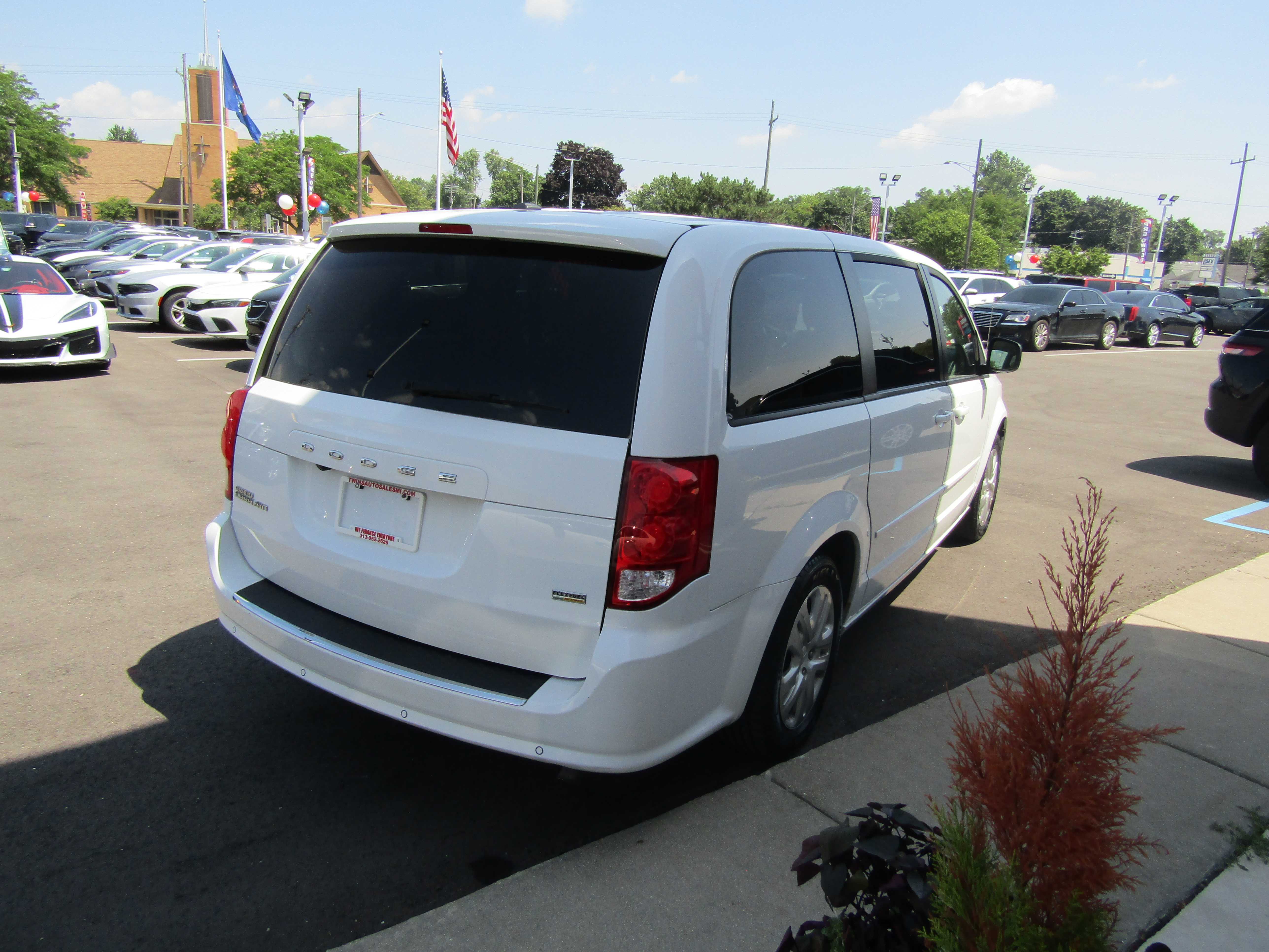 WHITE, 2017 DODGE GRAND CARAVAN PASSENGER Thumnail Image 4