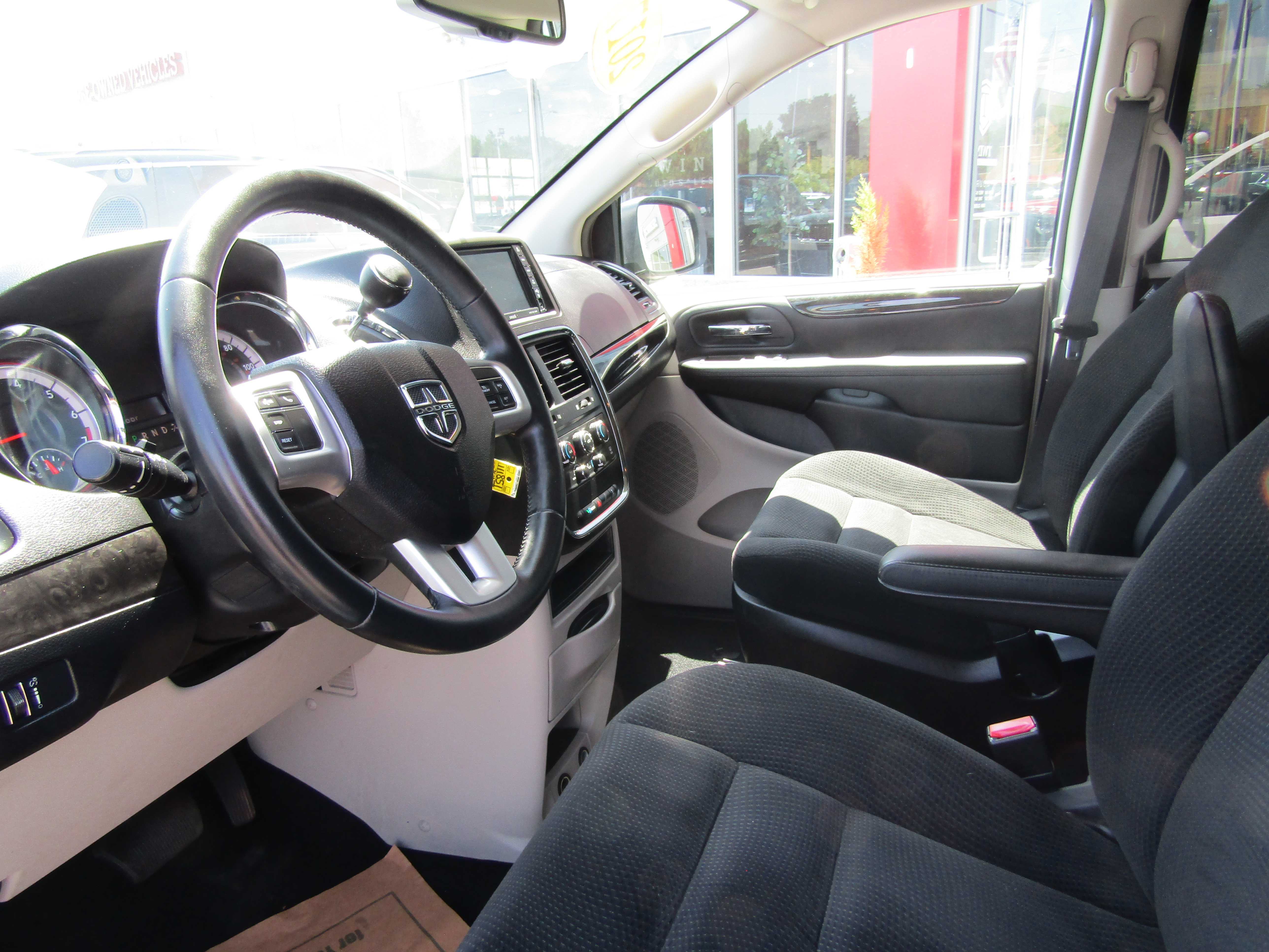 WHITE, 2017 DODGE GRAND CARAVAN PASSENGER Thumnail Image 7