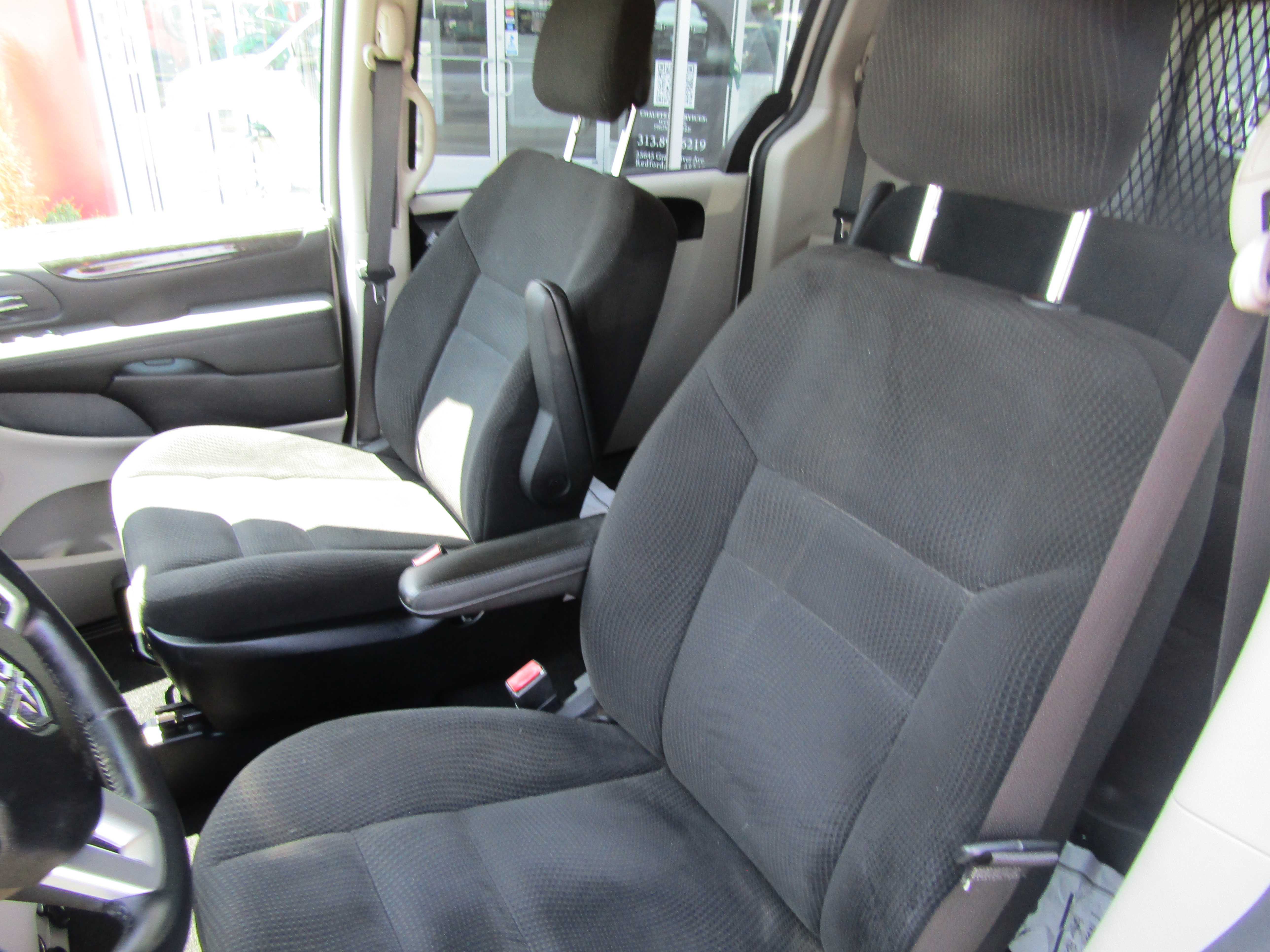 WHITE, 2017 DODGE GRAND CARAVAN PASSENGER Thumnail Image 8