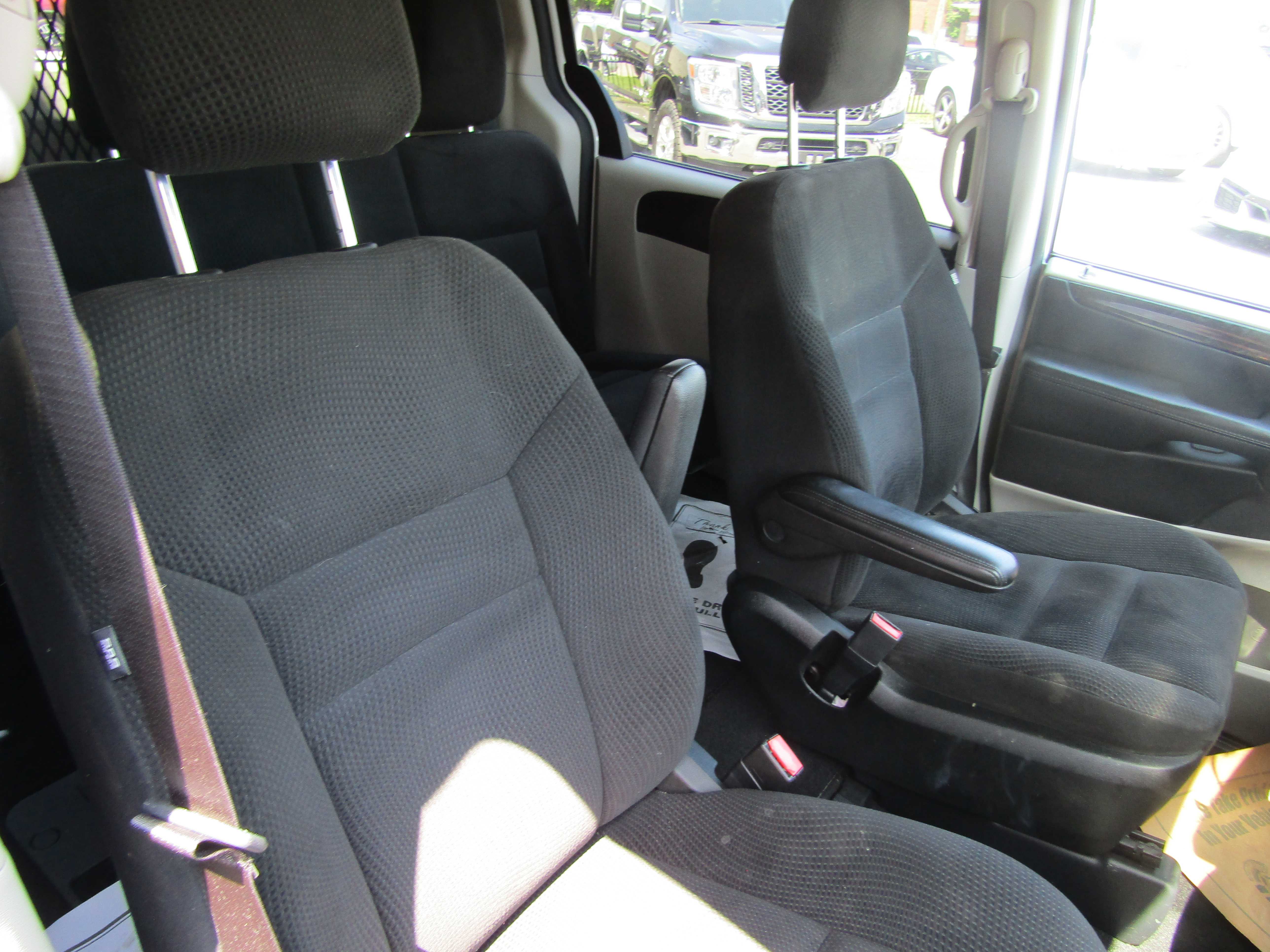 WHITE, 2017 DODGE GRAND CARAVAN PASSENGER Thumnail Image 9