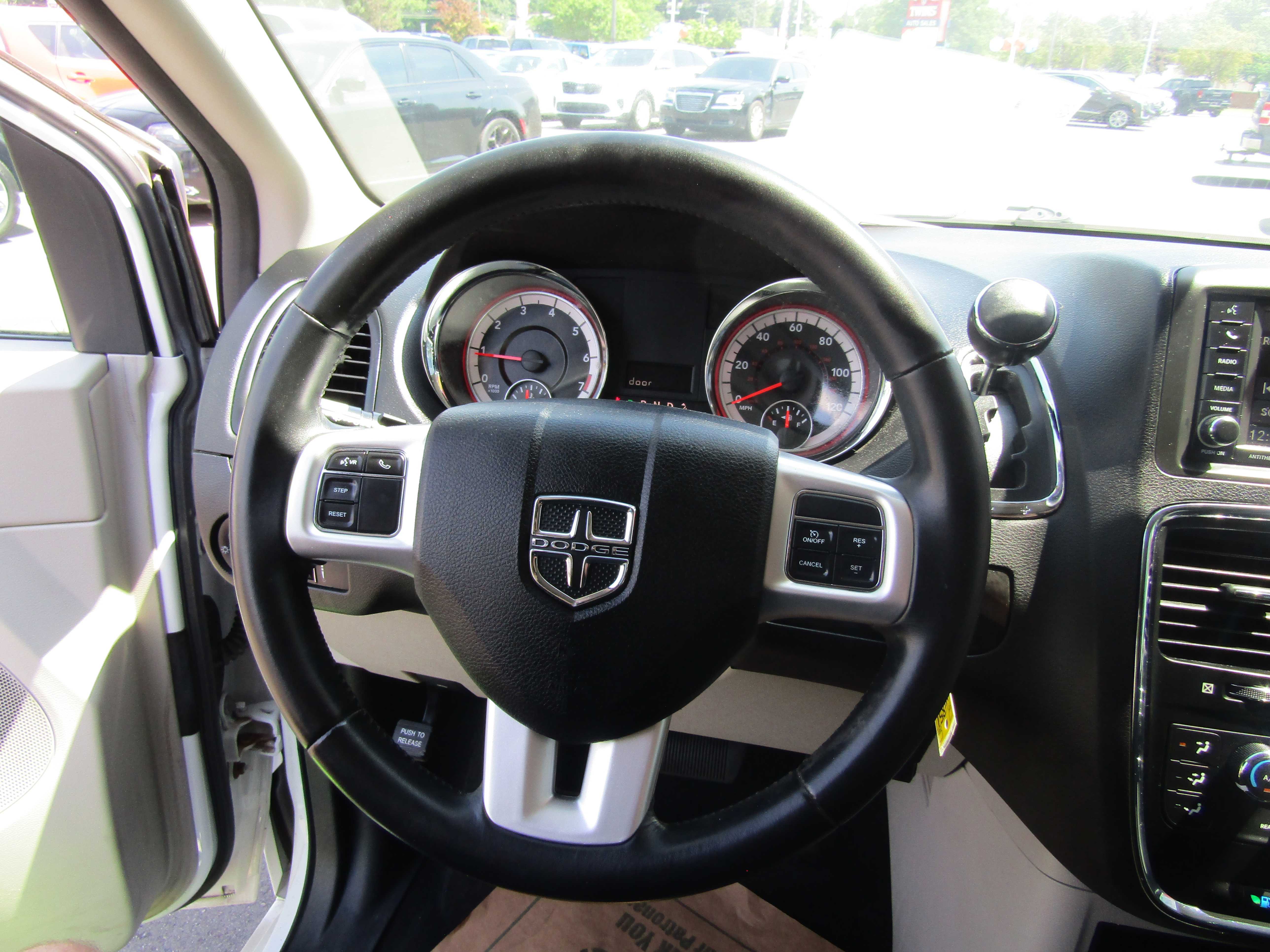 WHITE, 2017 DODGE GRAND CARAVAN PASSENGER Thumnail Image 12