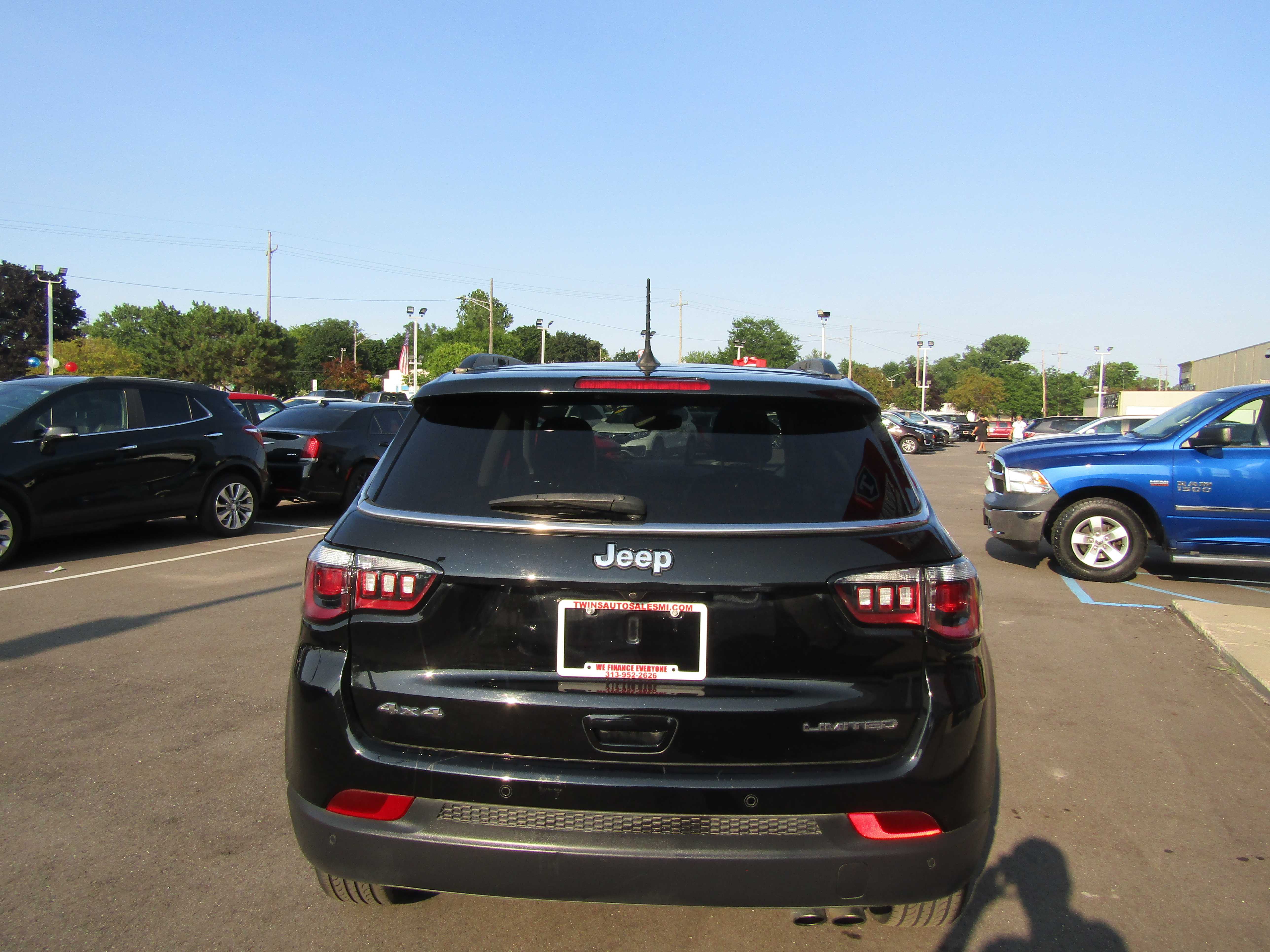 BLACK, 2021 JEEP COMPASS Thumnail Image 6