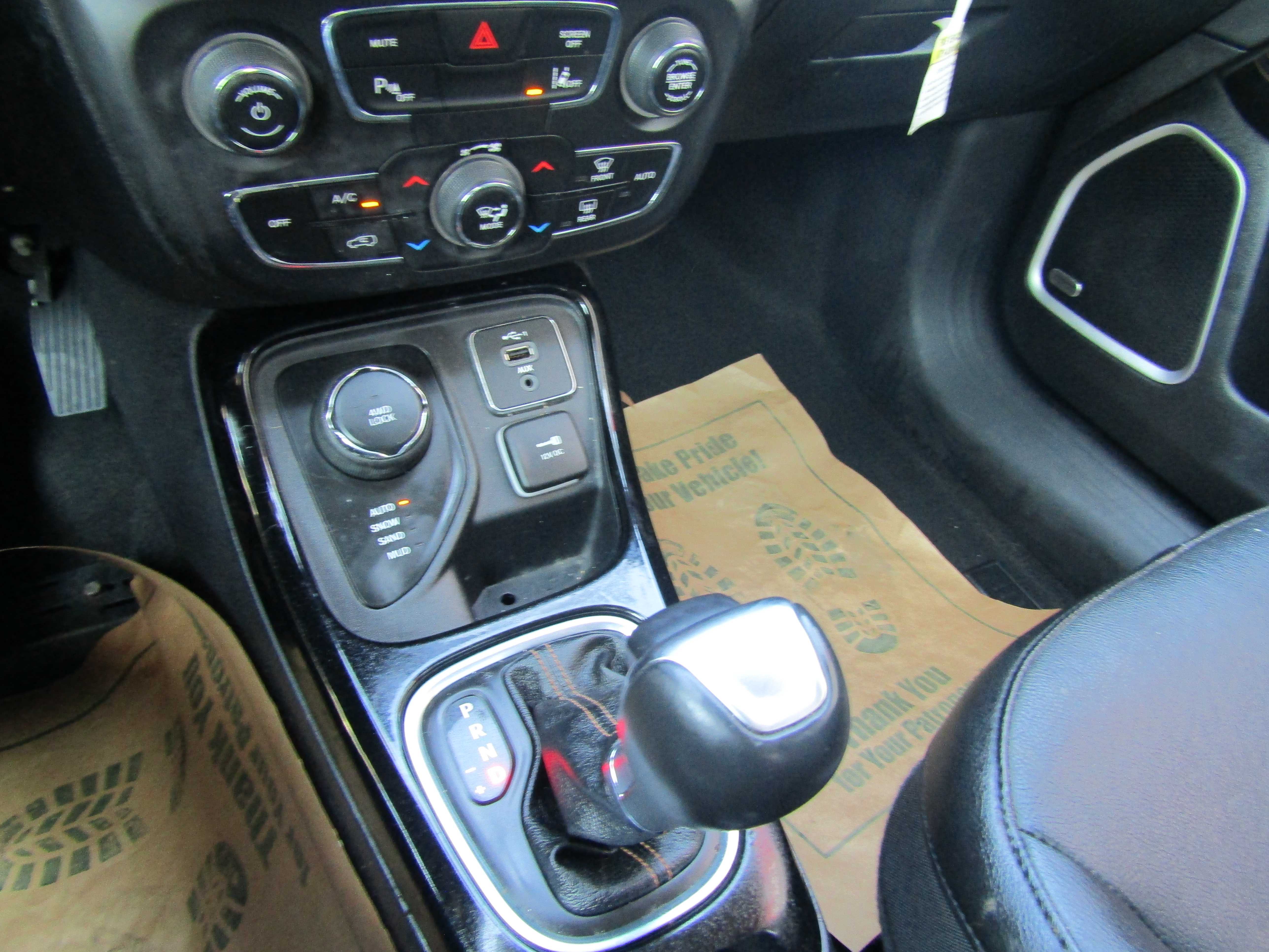 BLACK, 2021 JEEP COMPASS Thumnail Image 15